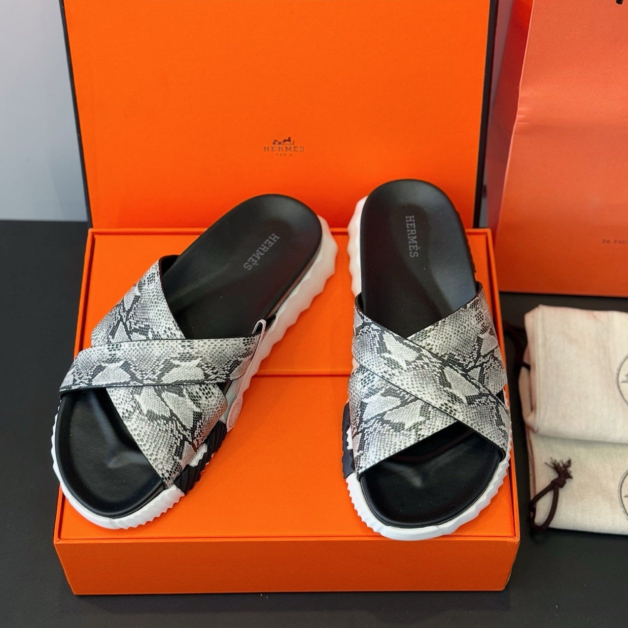 HM Men's Infra Slide Black Cowhide 599994