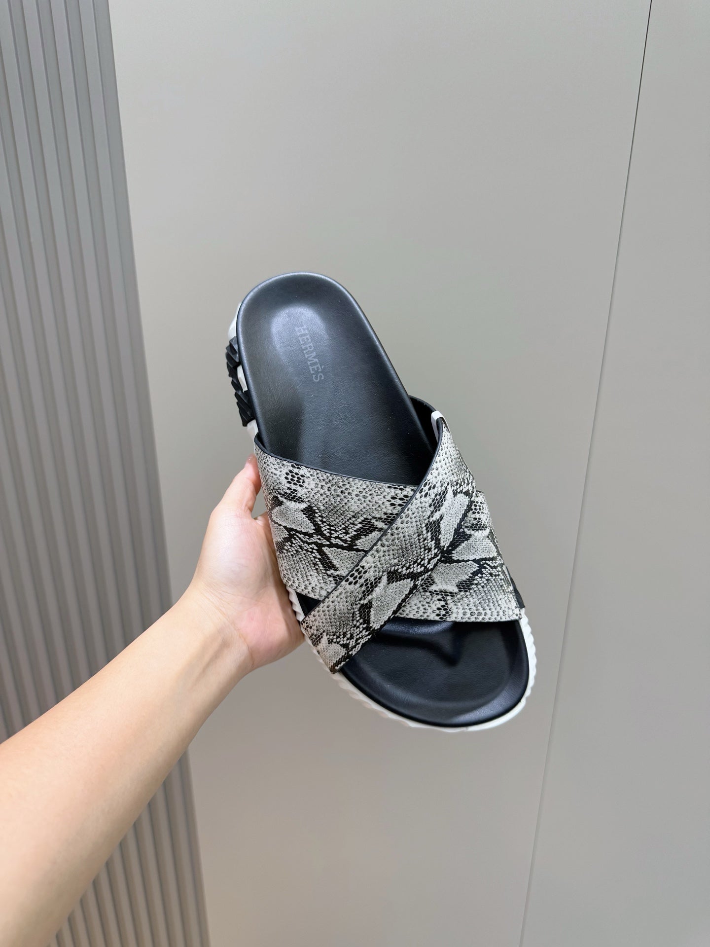 HM Men's Infra Slide Black Cowhide 599994