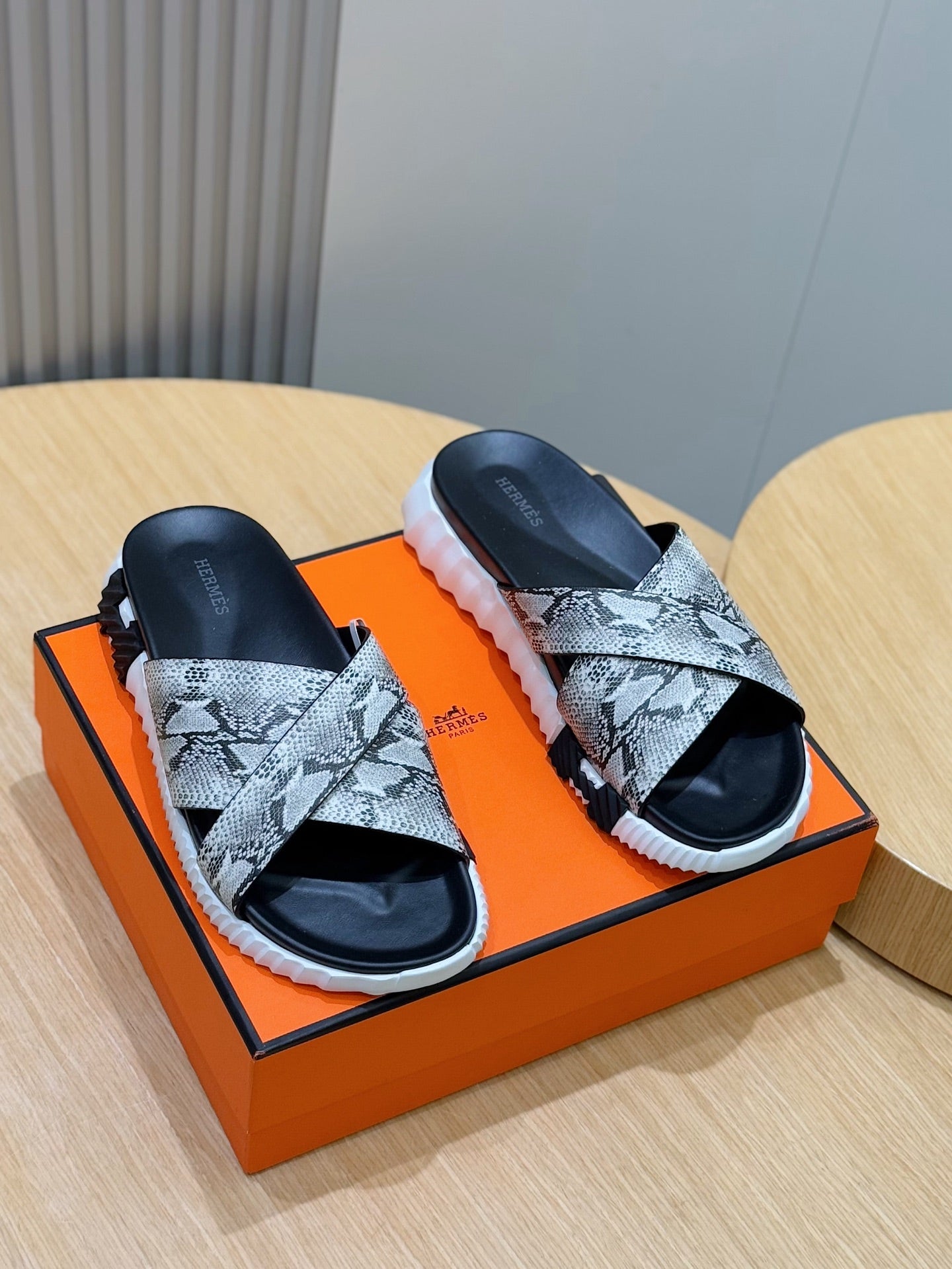 HM Men's Infra Slide Black Cowhide 599994