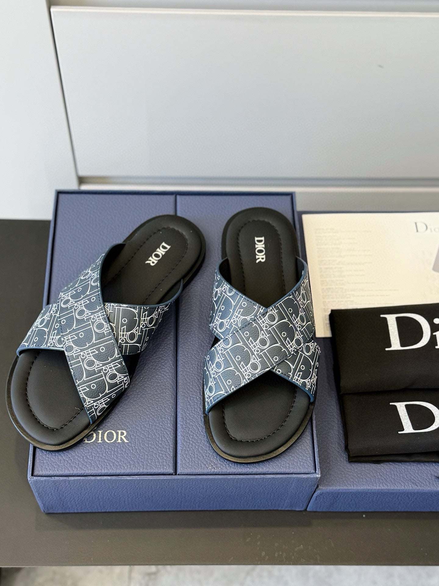 CD Alias Slide Blue Cowhide 643232