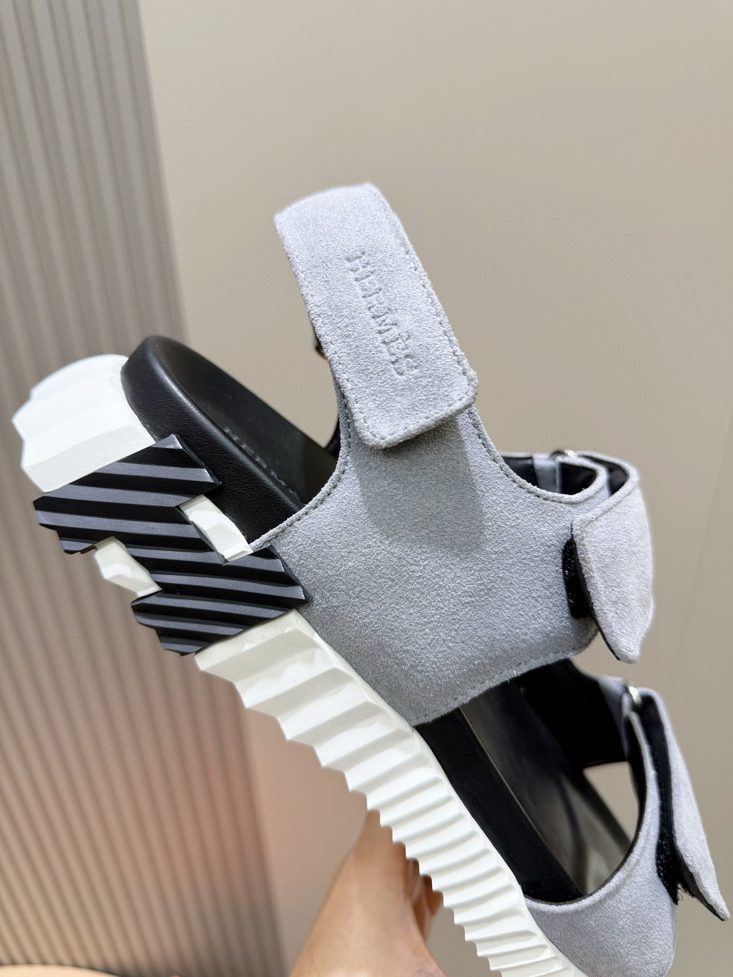 HM Men's Junior Sandal Gray Suede 643236