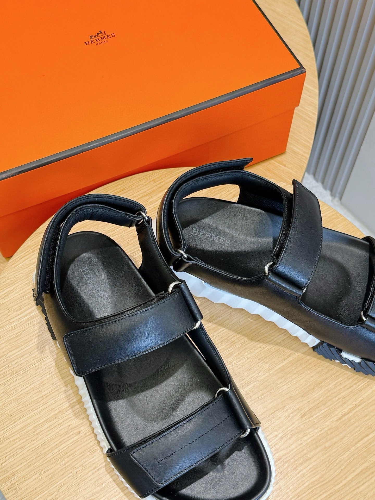 HM Men's Junior Sandal Black White Calfskin 643241