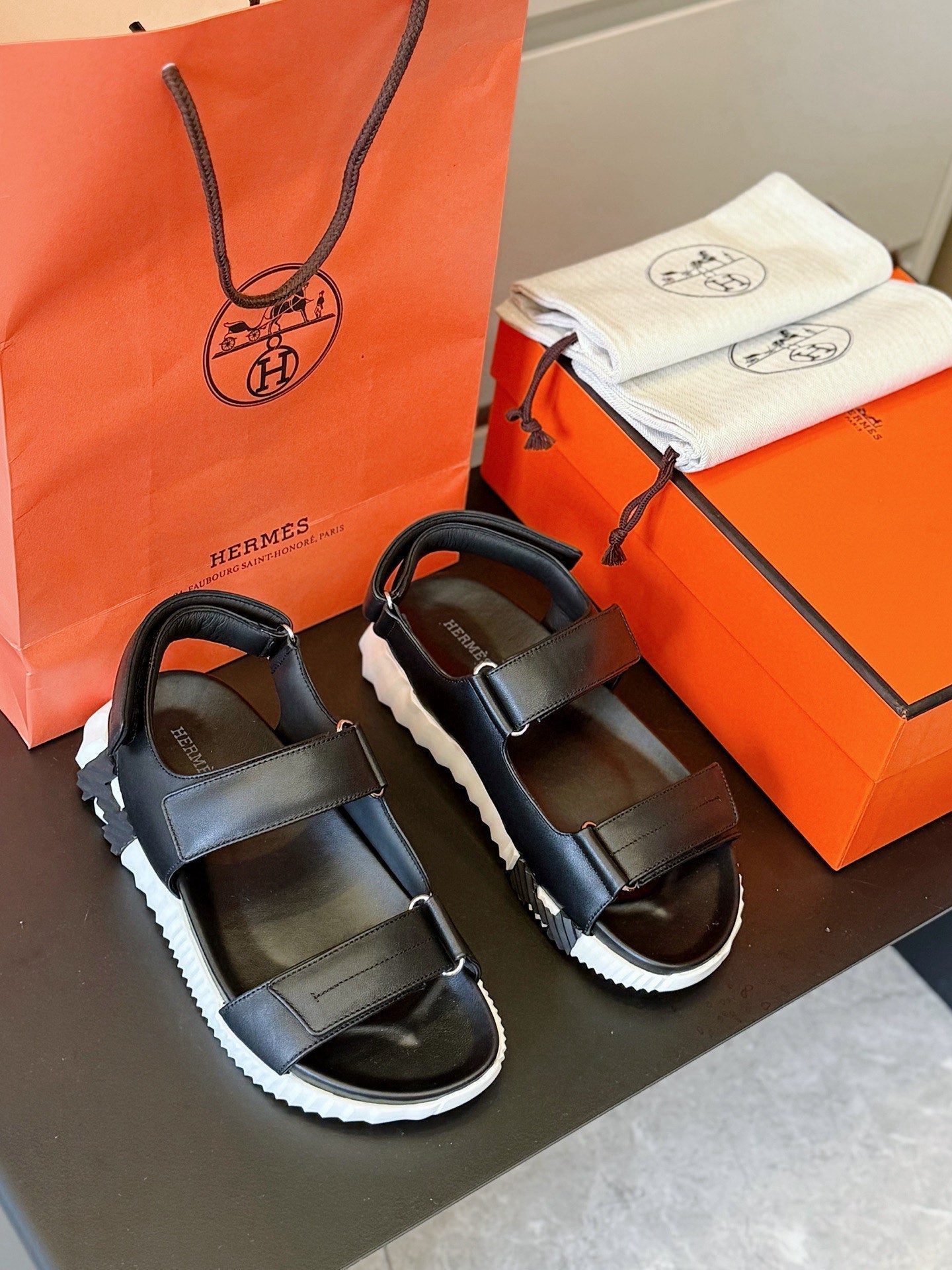 HM Men's Junior Sandal Black White Calfskin 643241