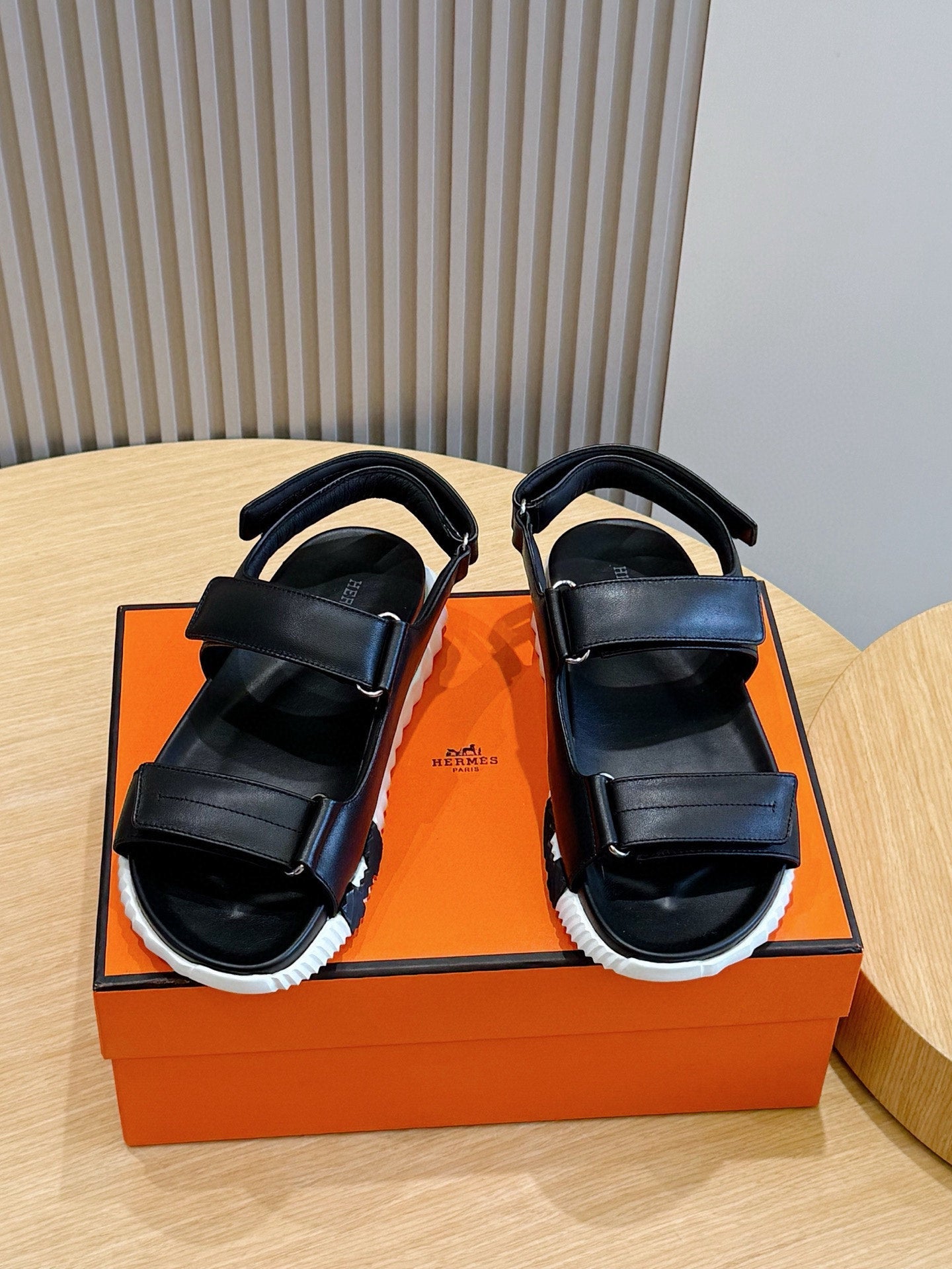 HM Men's Junior Sandal Black White Calfskin 643241