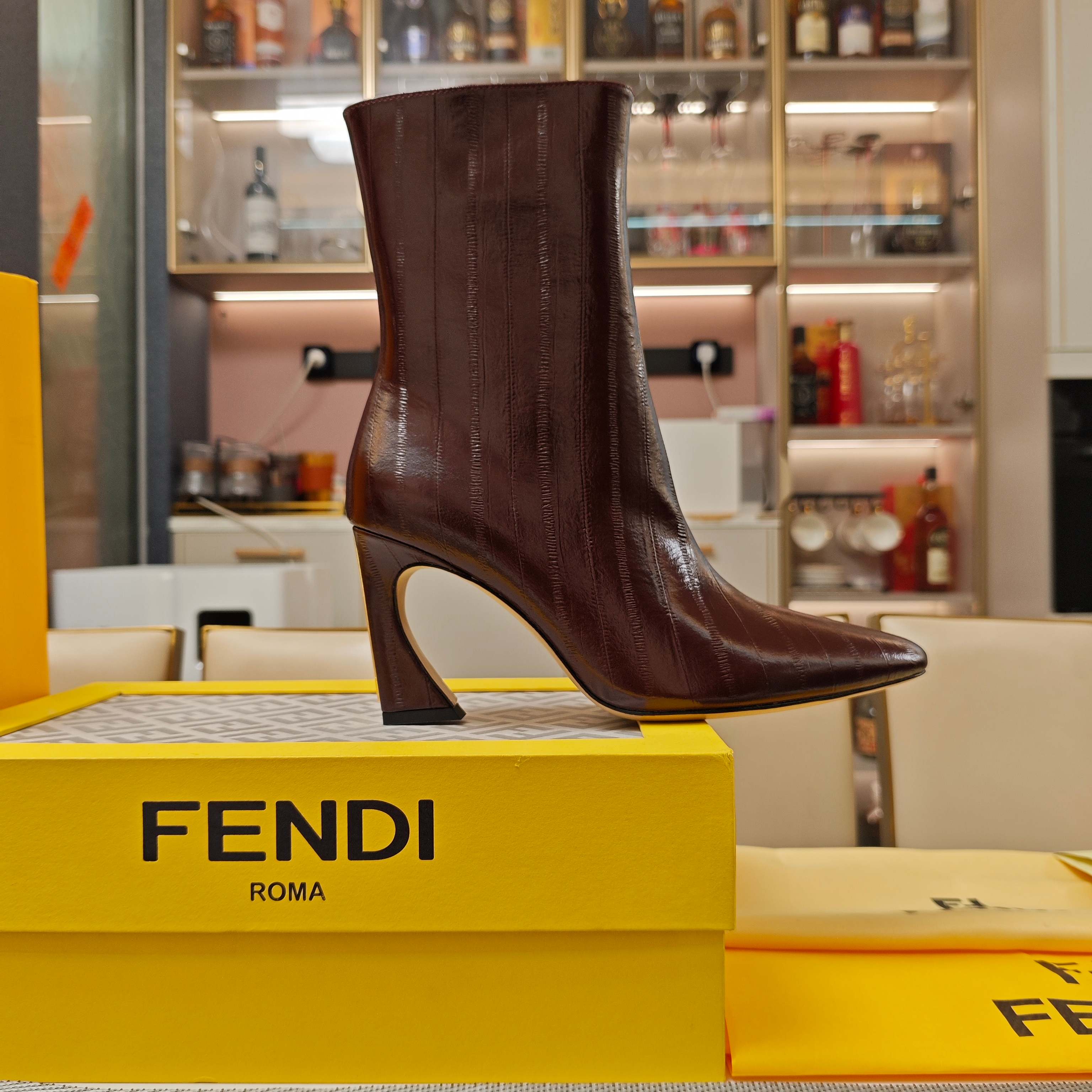 Fendi 25ss high-heeled boots burgundy sheepskin 502715
