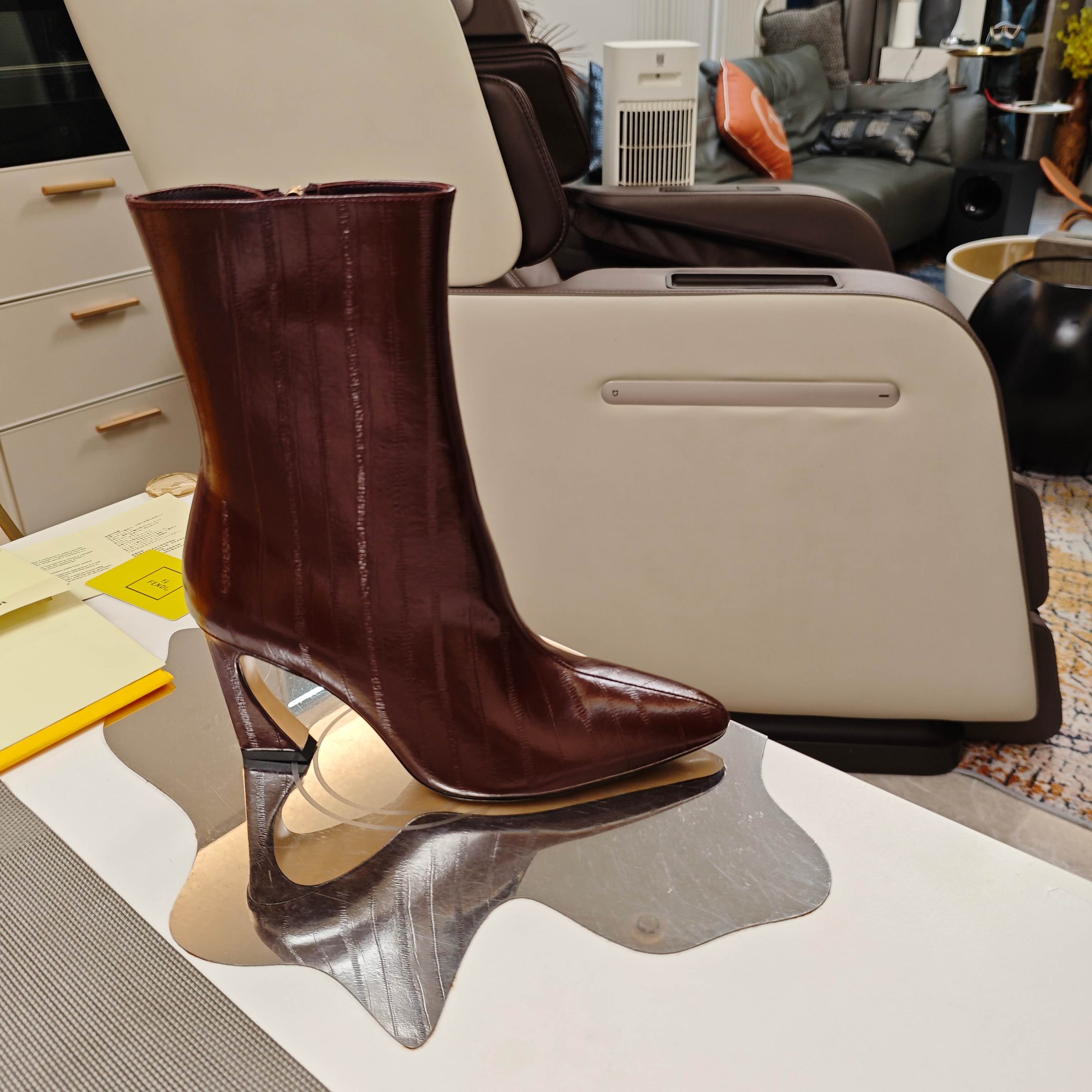 Fendi 25ss high-heeled boots burgundy sheepskin 502715