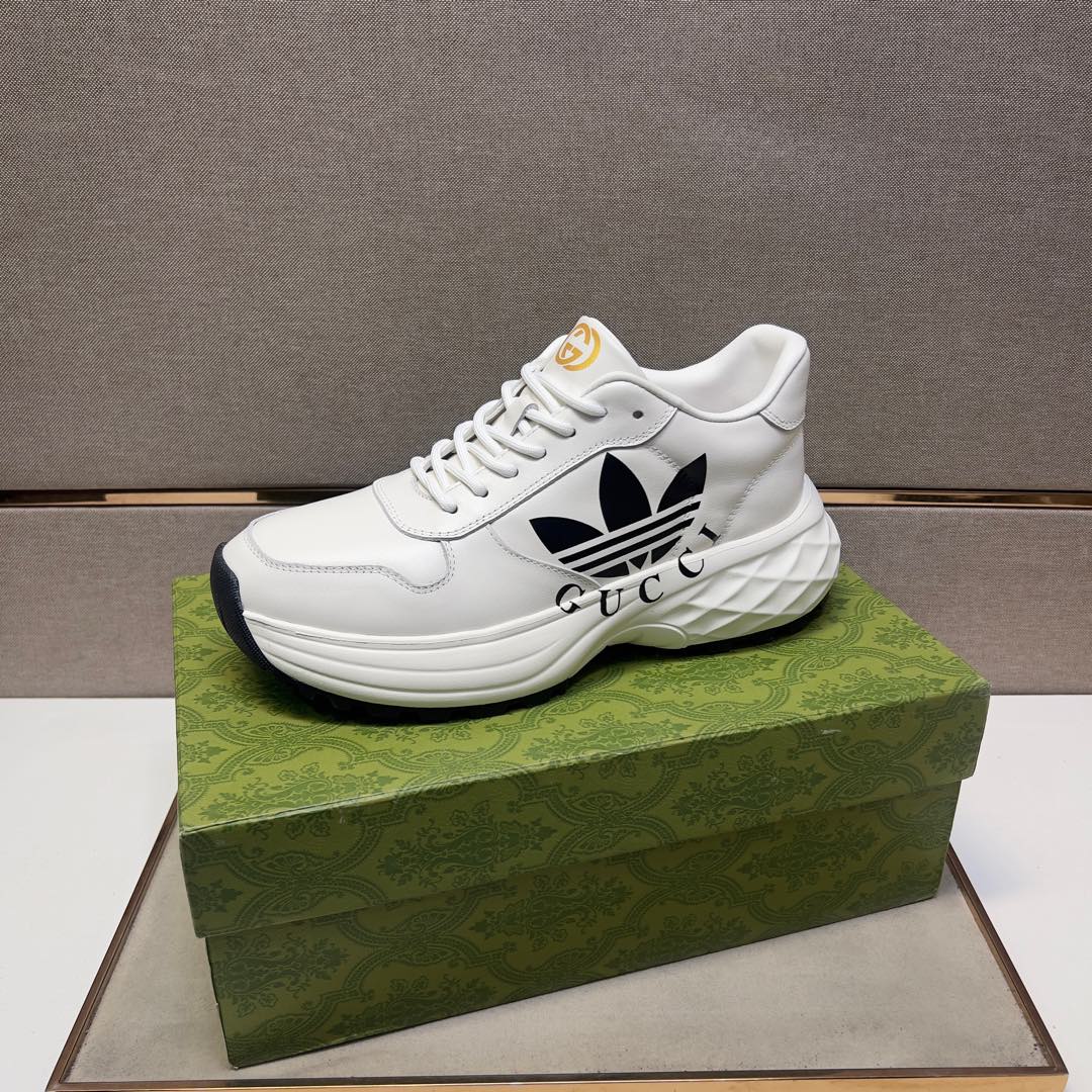 GG Men's 25 Sneaker White Sheepskin 524266