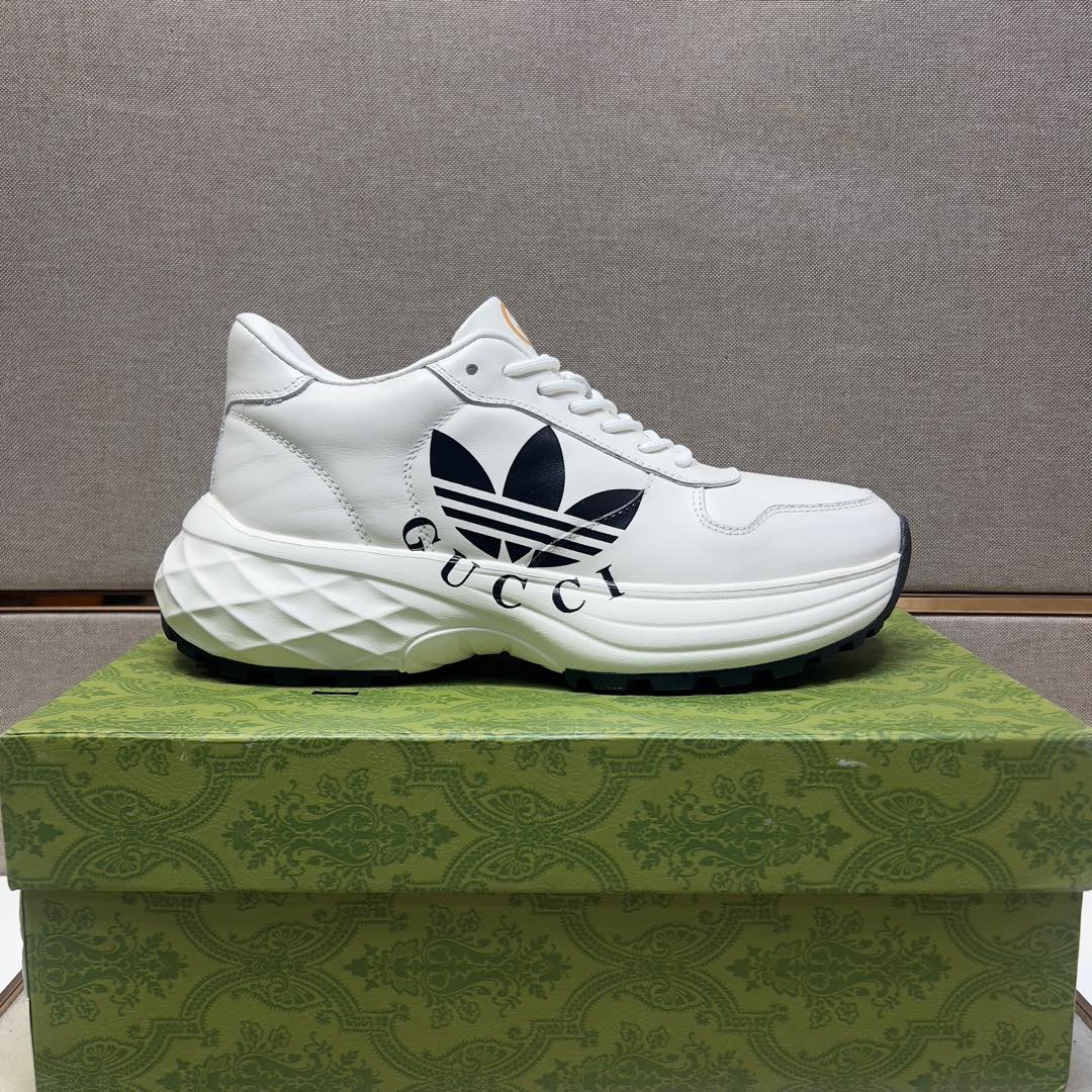 GG Men's 25 Sneaker White Sheepskin 524266