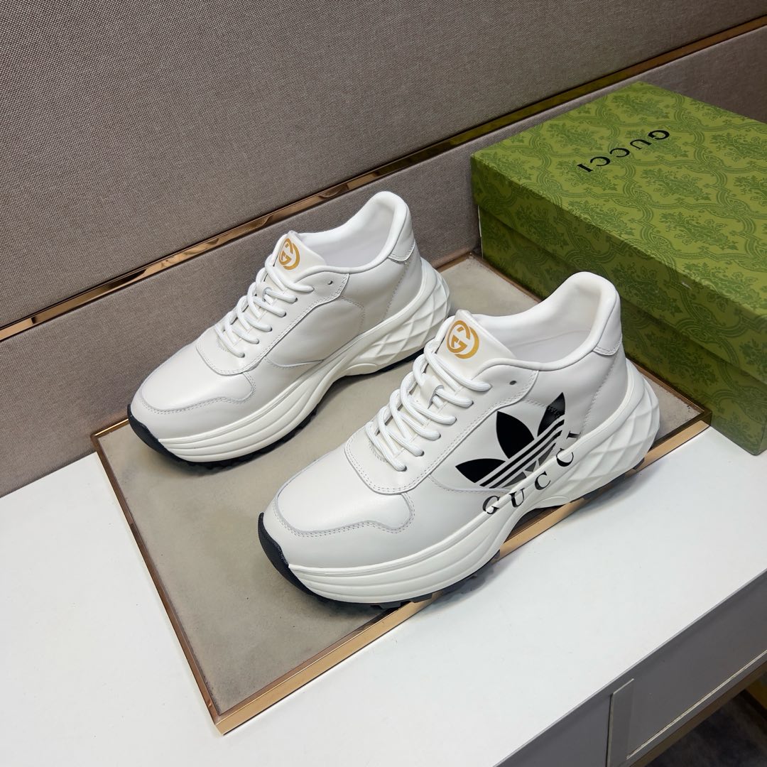 GG Men's 25 Sneaker White Sheepskin 524266