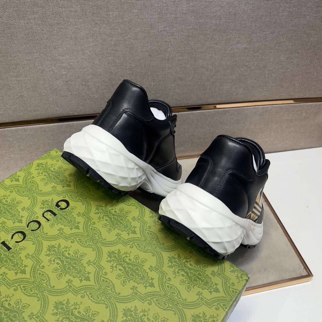 GG Men's 25 Sneaker Black Sheepskin 524267