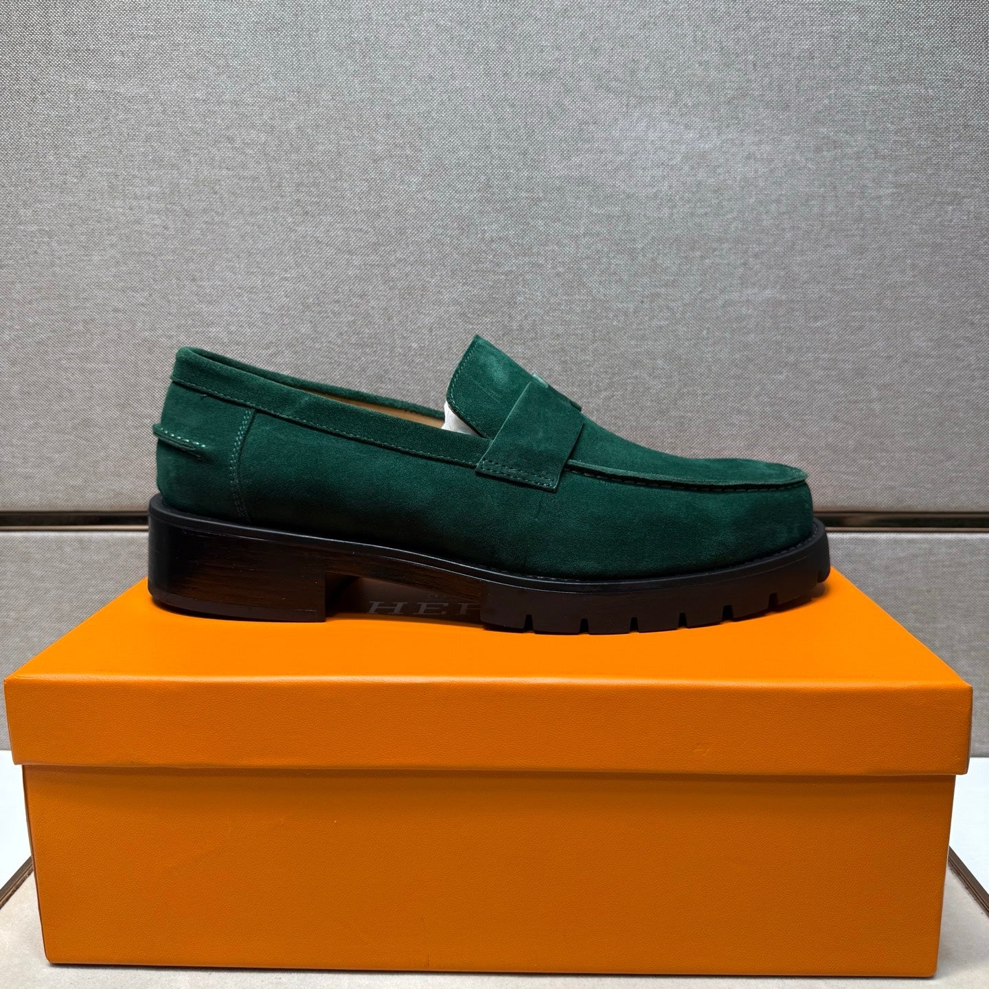 HM Men's 25 Klement Loafer Muted Green Suede 701602