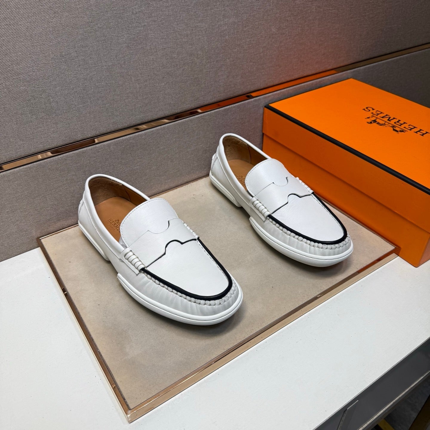 HM Men's 25 Loafer White Cowhide 717695