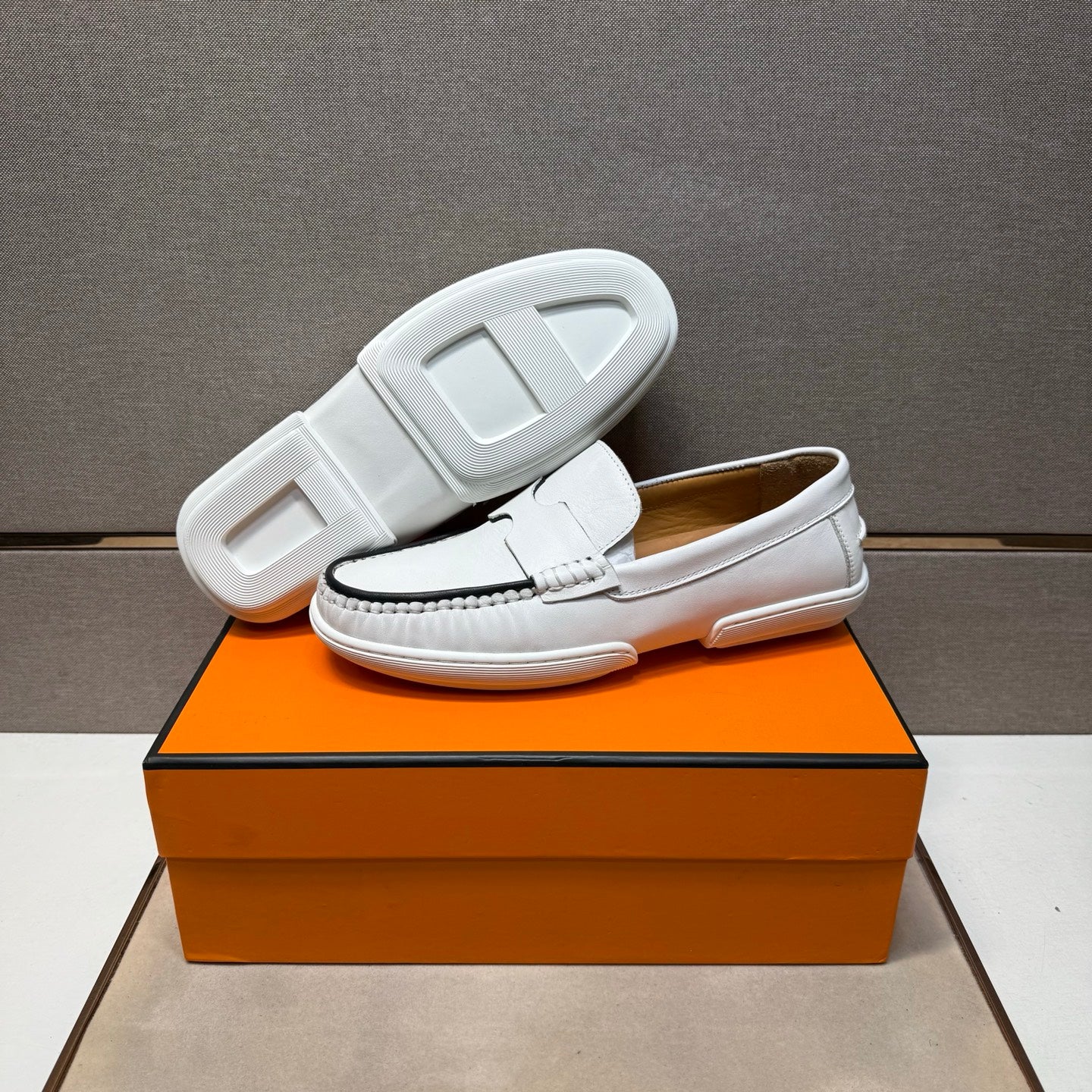 HM Men's 25 Loafer White Cowhide 717695