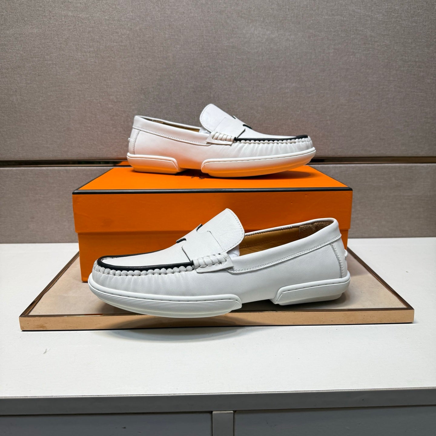 HM Men's 25 Loafer White Cowhide 717695