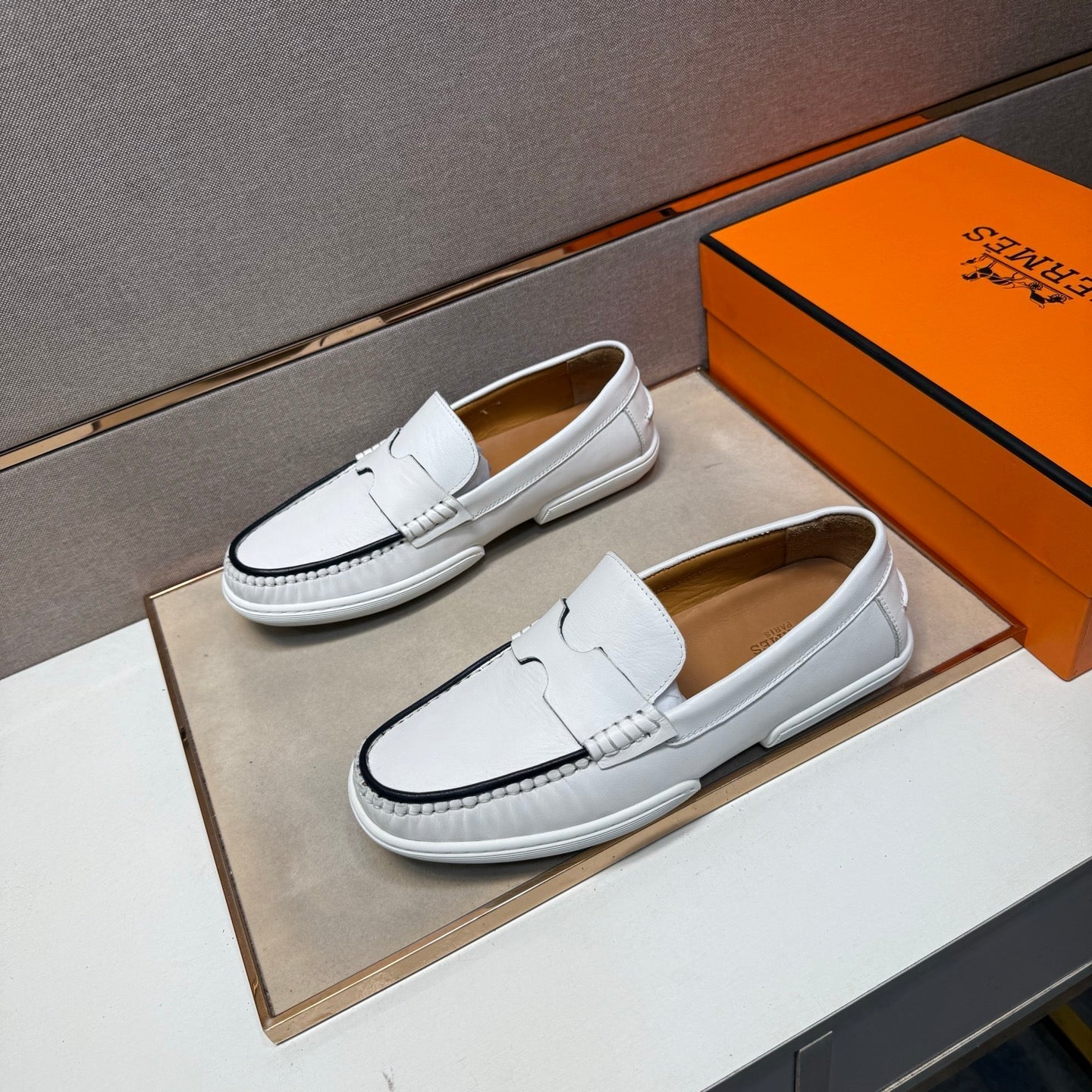 HM Men's 25 Loafer White Cowhide 717695