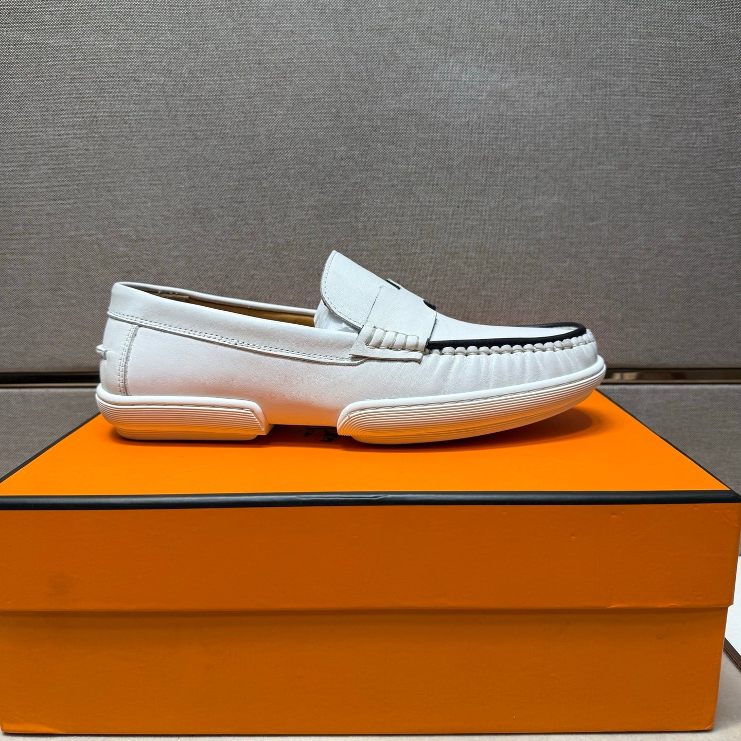 HM Men's 25 Loafer White Cowhide 717695