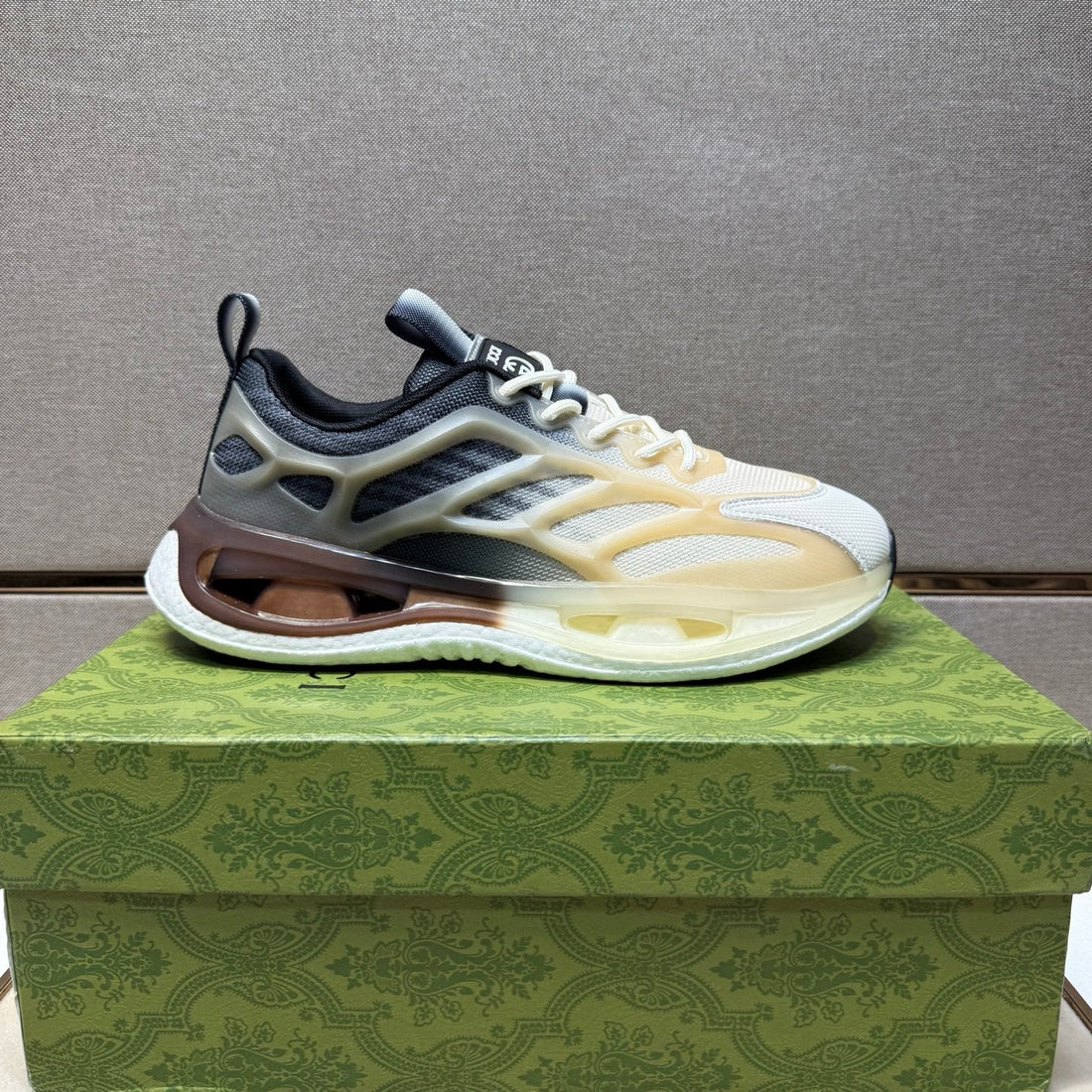 GG Men's 25 Sneaker Black Mix White Mesh 743033