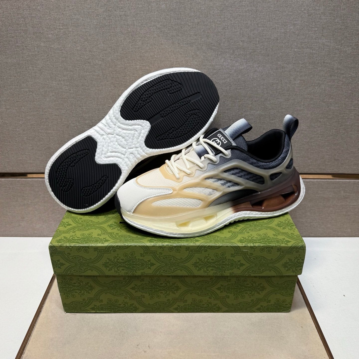 GG Men's 25 Sneaker Black Mix White Mesh 743033