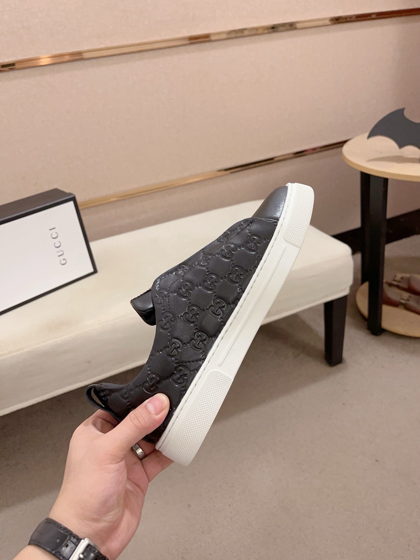 GG Men's Sneaker Black Sheepskin 448471