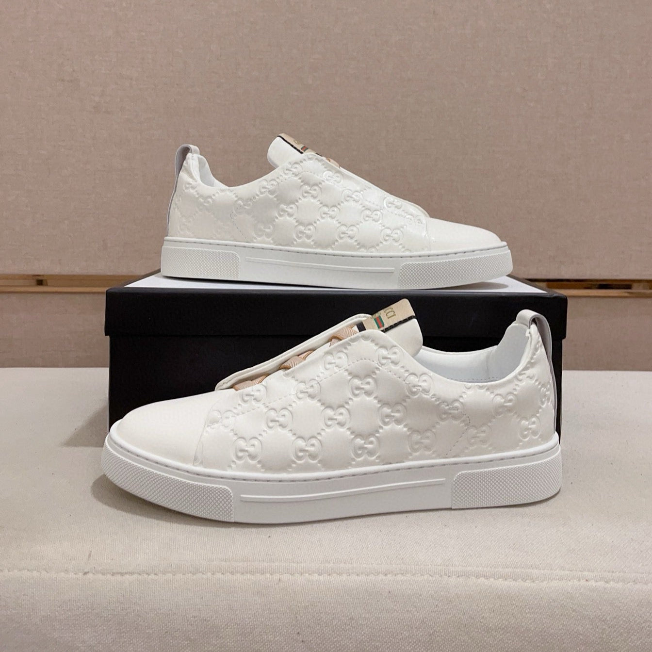 GG Men's Sneaker White Sheepskin 448472