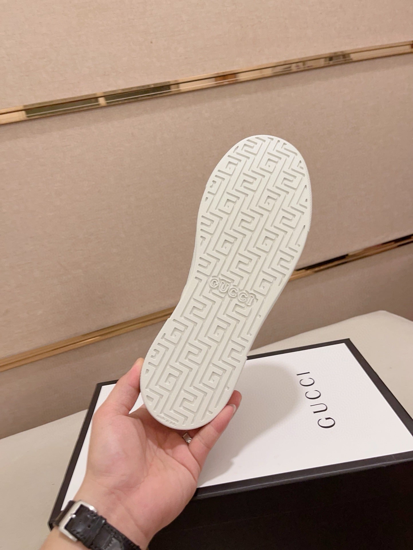 GG Men's Sneaker White Sheepskin 448472