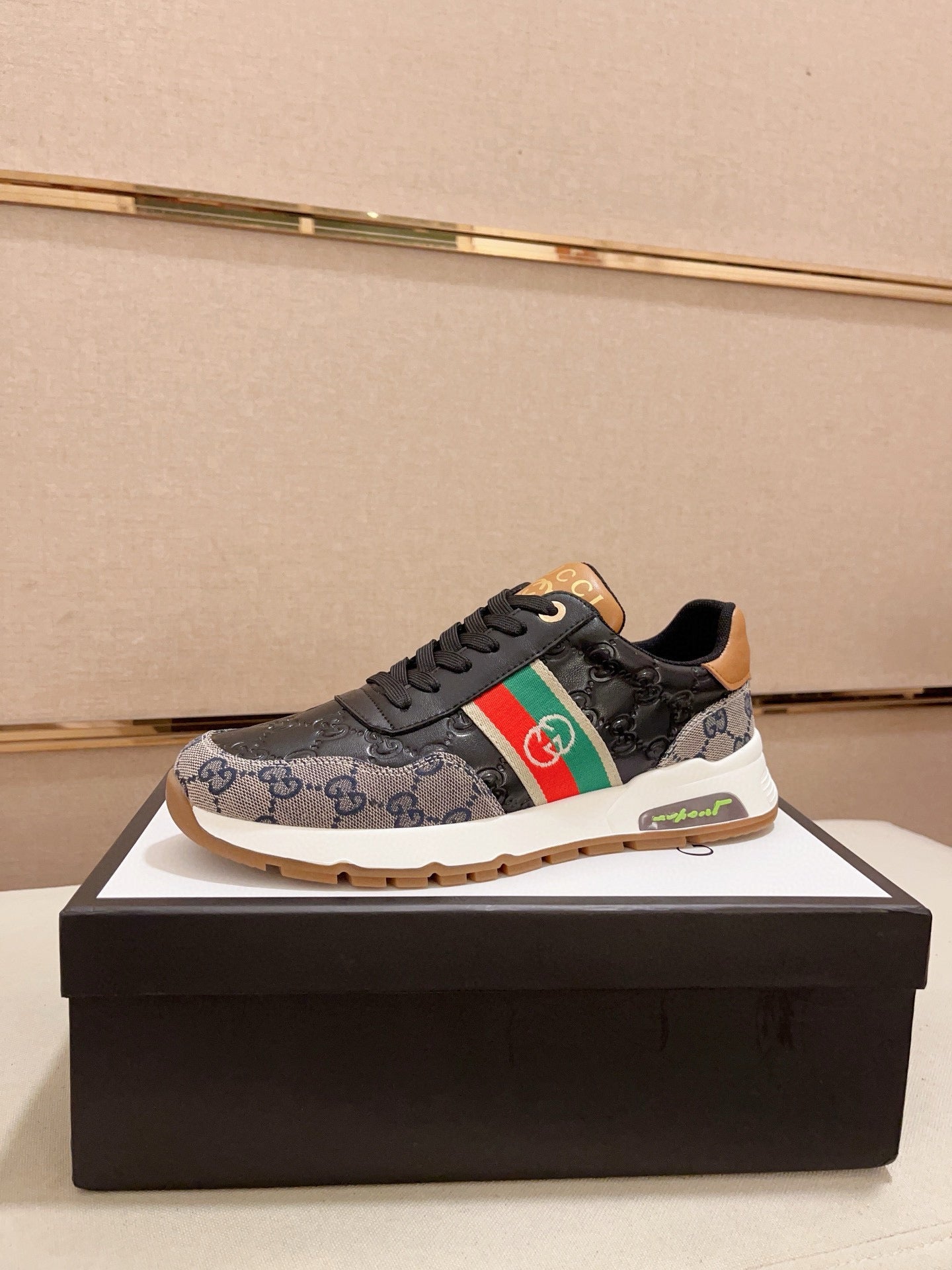 GG Men's Sneaker Black Grey Sheepskin Fabric 529027