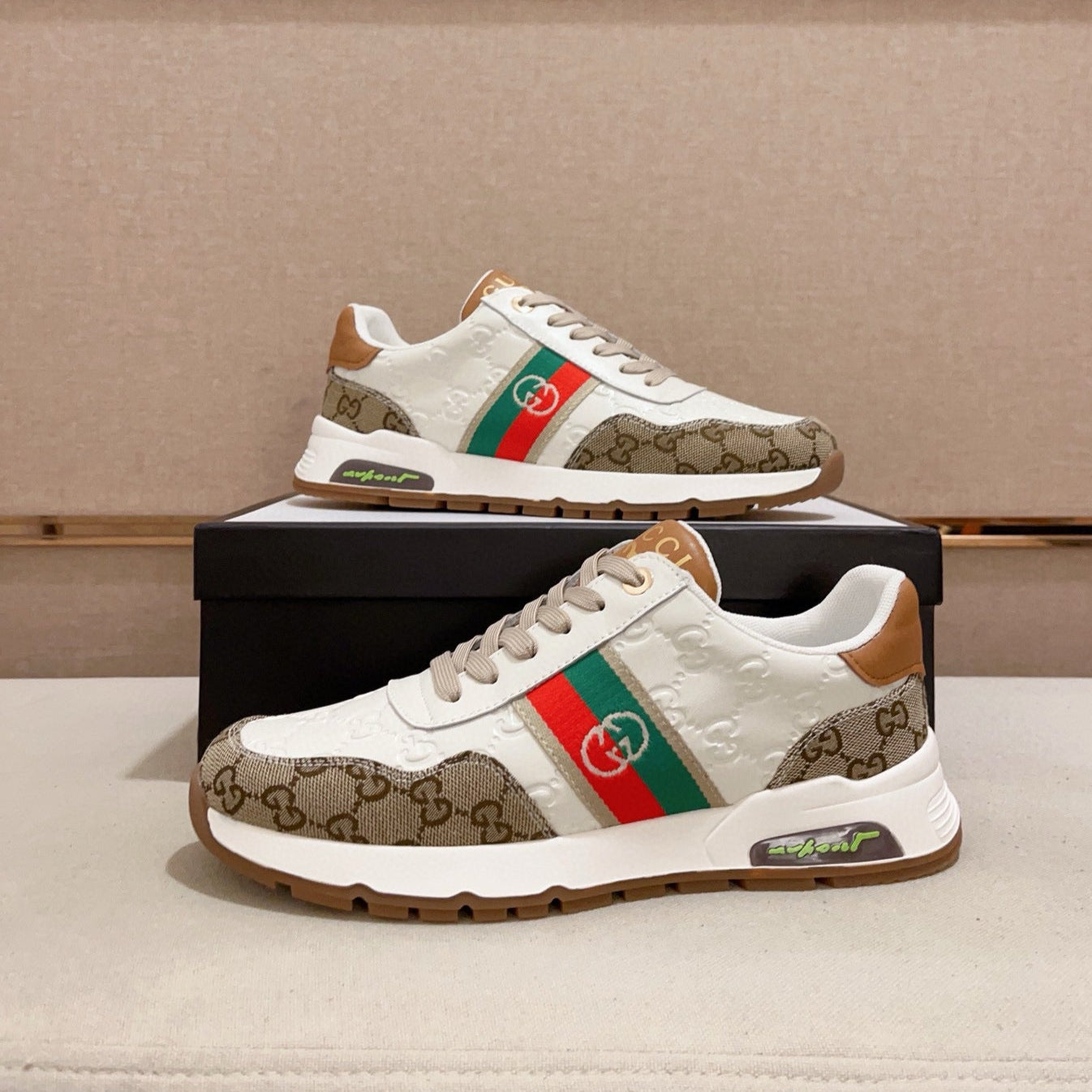 GG Men's Sneaker White Brown Sheepskin Fabric 529028