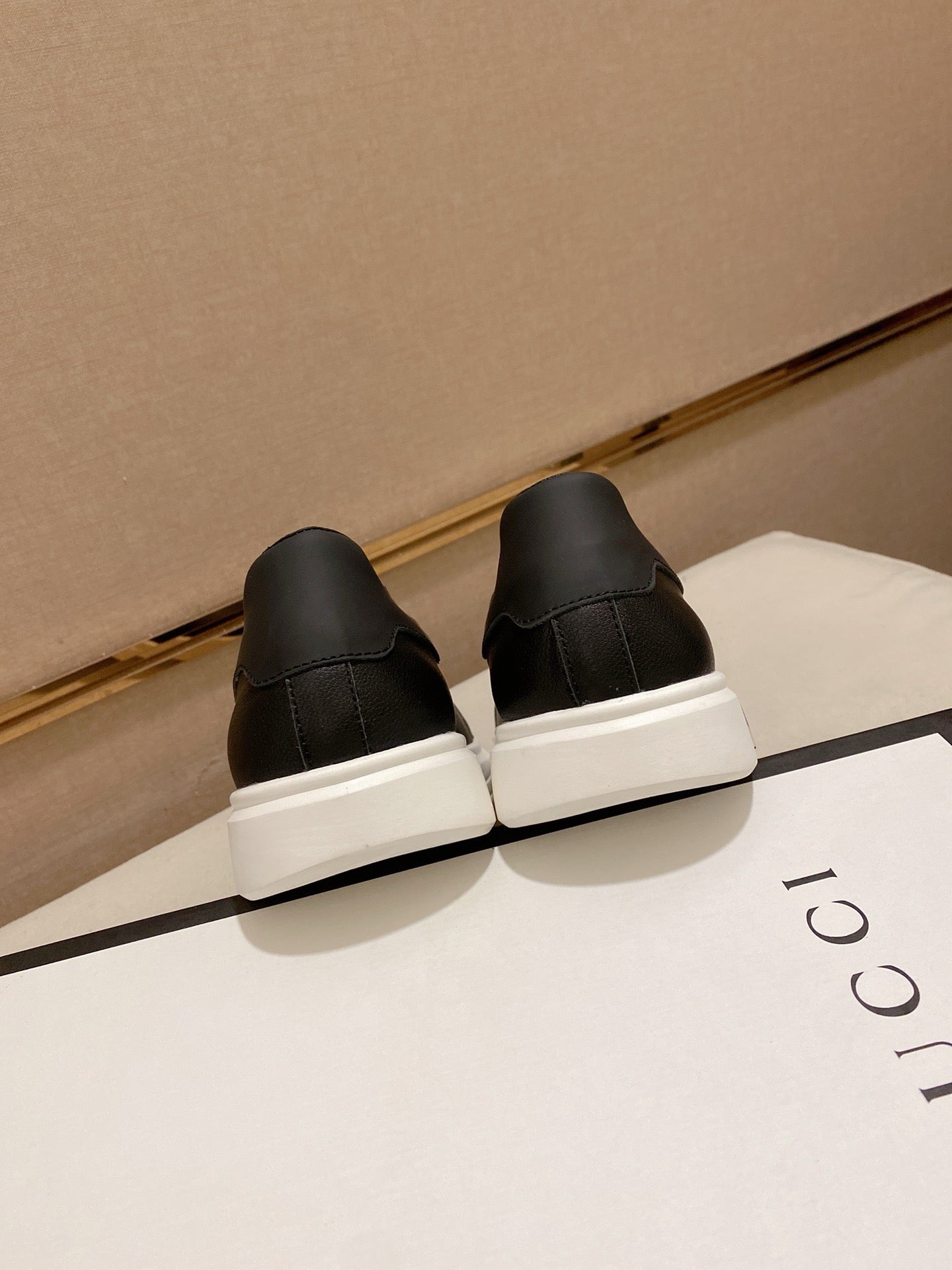 GG Men's Sneaker Black Cowhide 533953