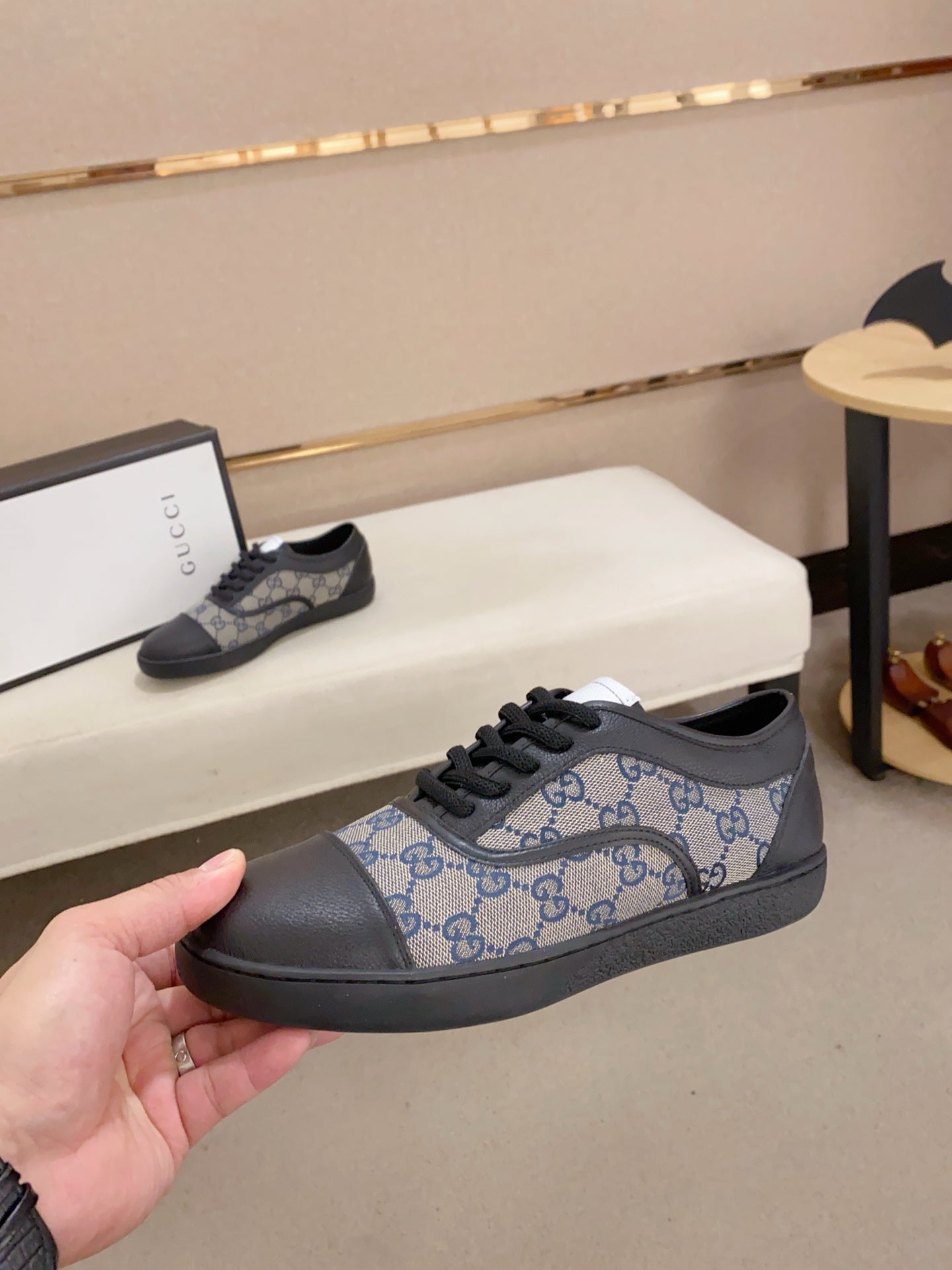 GG Men's Supreme Sneaker Cowhide Printed Fabric 543661