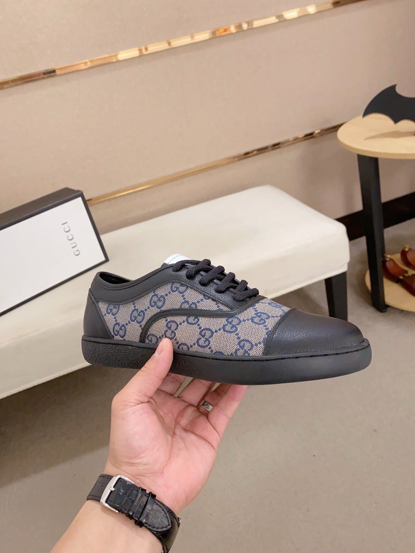 GG Men's Supreme Sneaker Cowhide Printed Fabric 543661