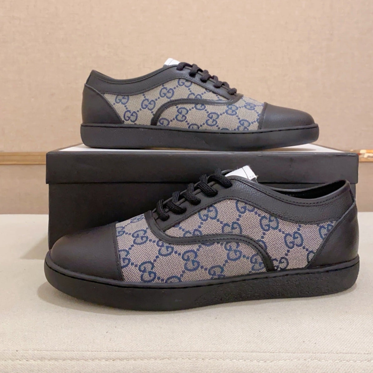 GG Men's Supreme Sneaker Cowhide Printed Fabric 543661