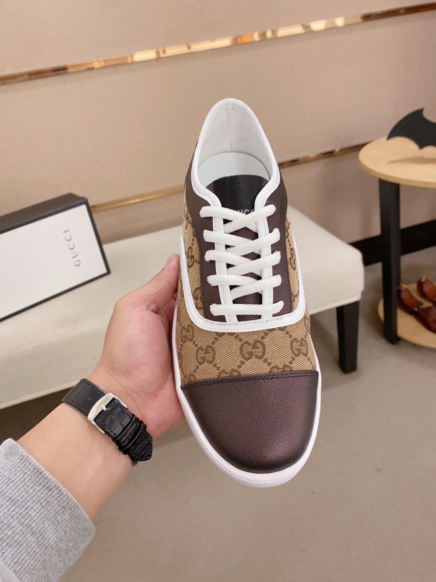 GG Men's Supreme Sneaker Brown Cowhide Printed Fabric 543664