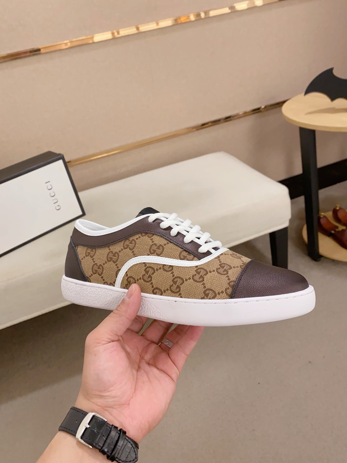 GG Men's Supreme Sneaker Brown Cowhide Printed Fabric 543664