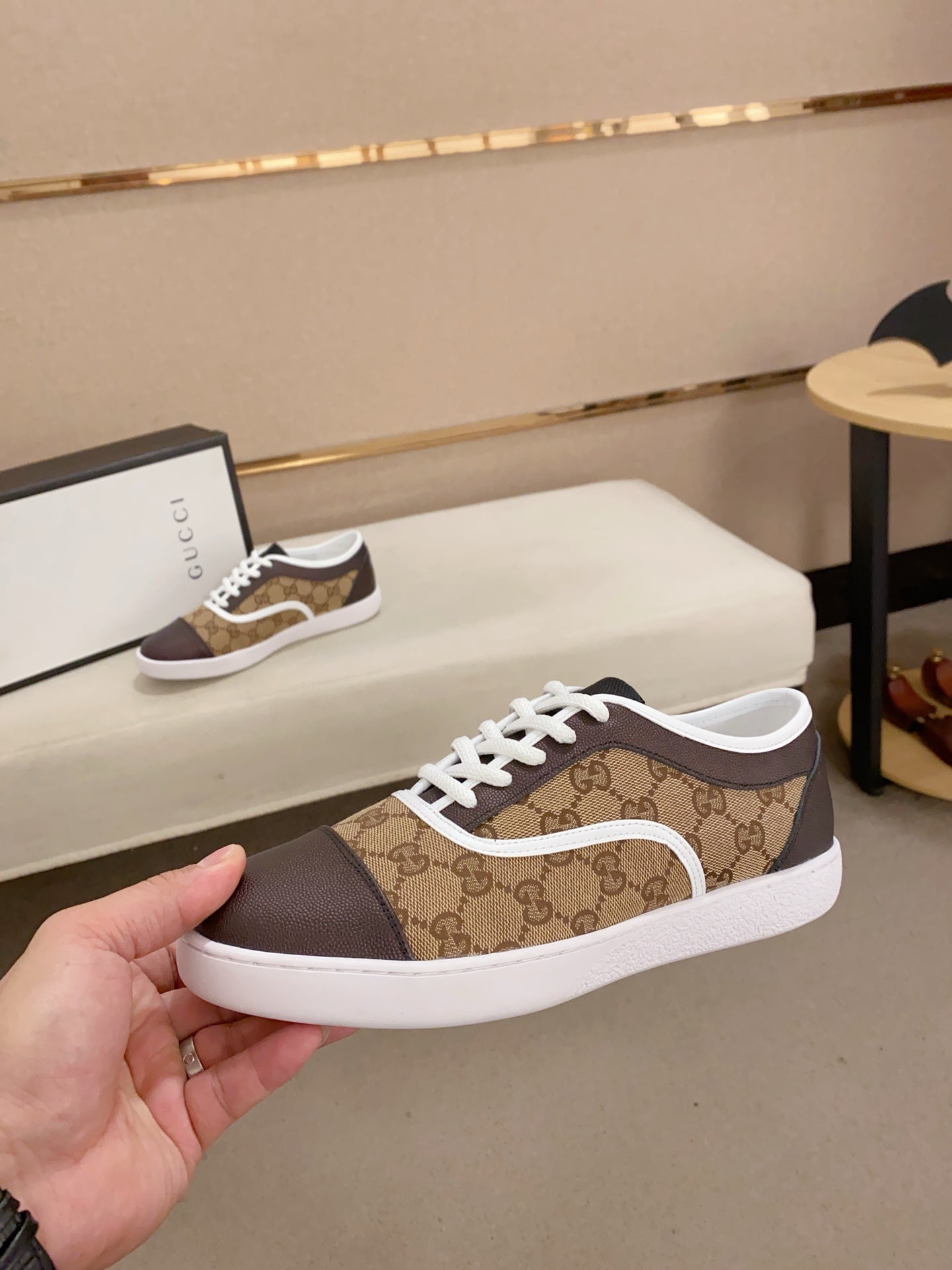 GG Men's Supreme Sneaker Brown Cowhide Printed Fabric 543664