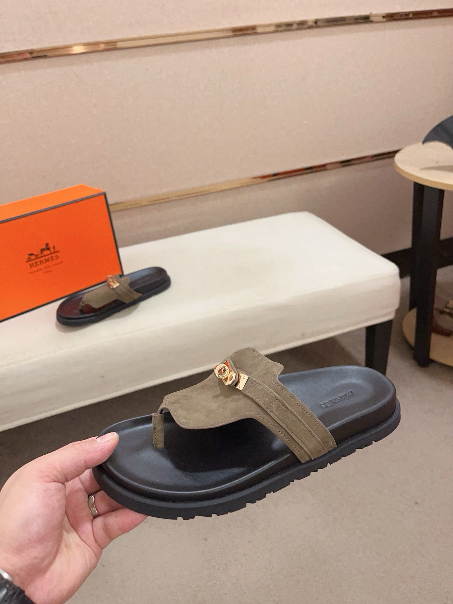 HM Men's Thong Sandals Brown Suede 564393