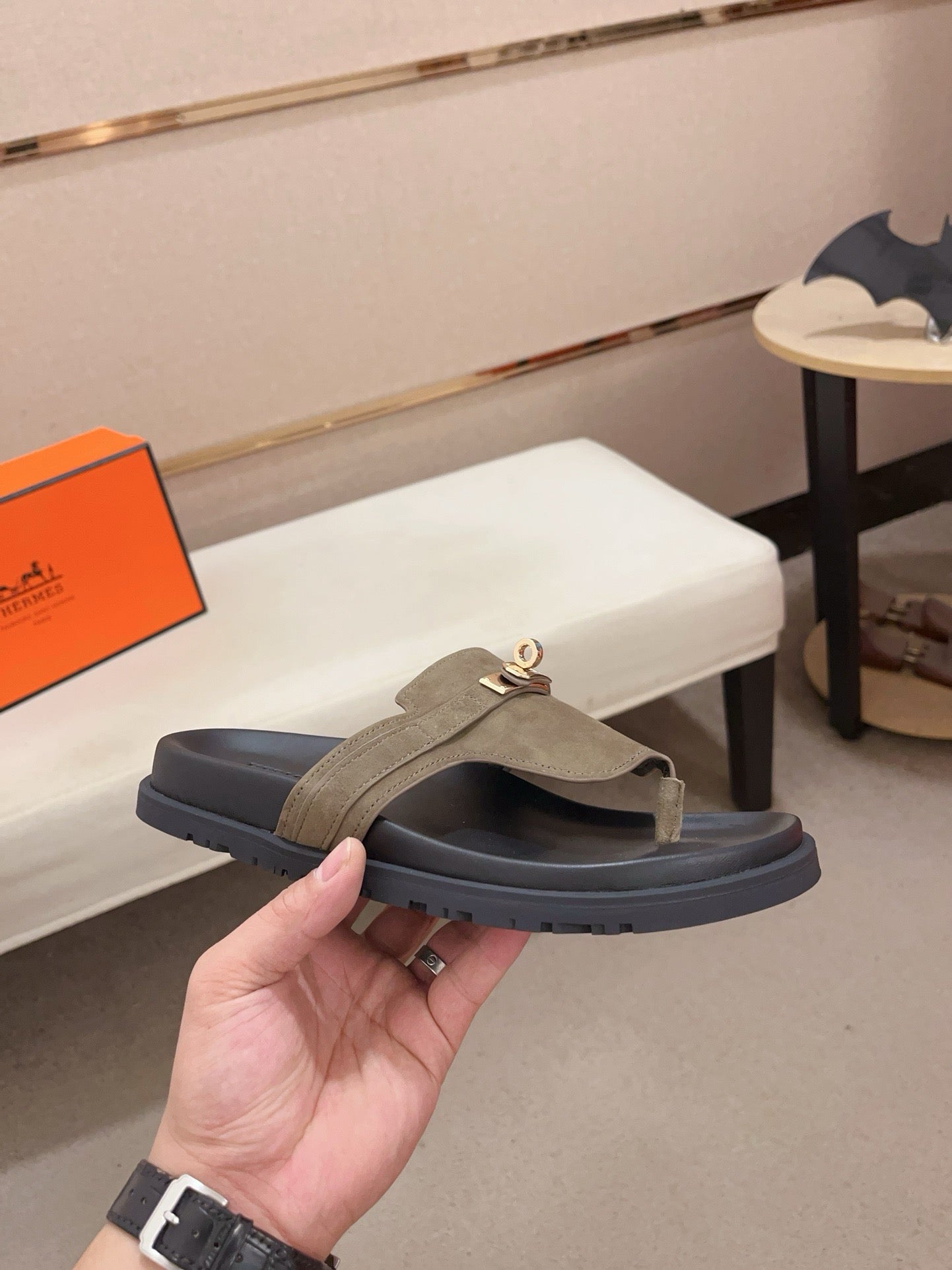 HM Men's Thong Sandals Brown Suede 564393