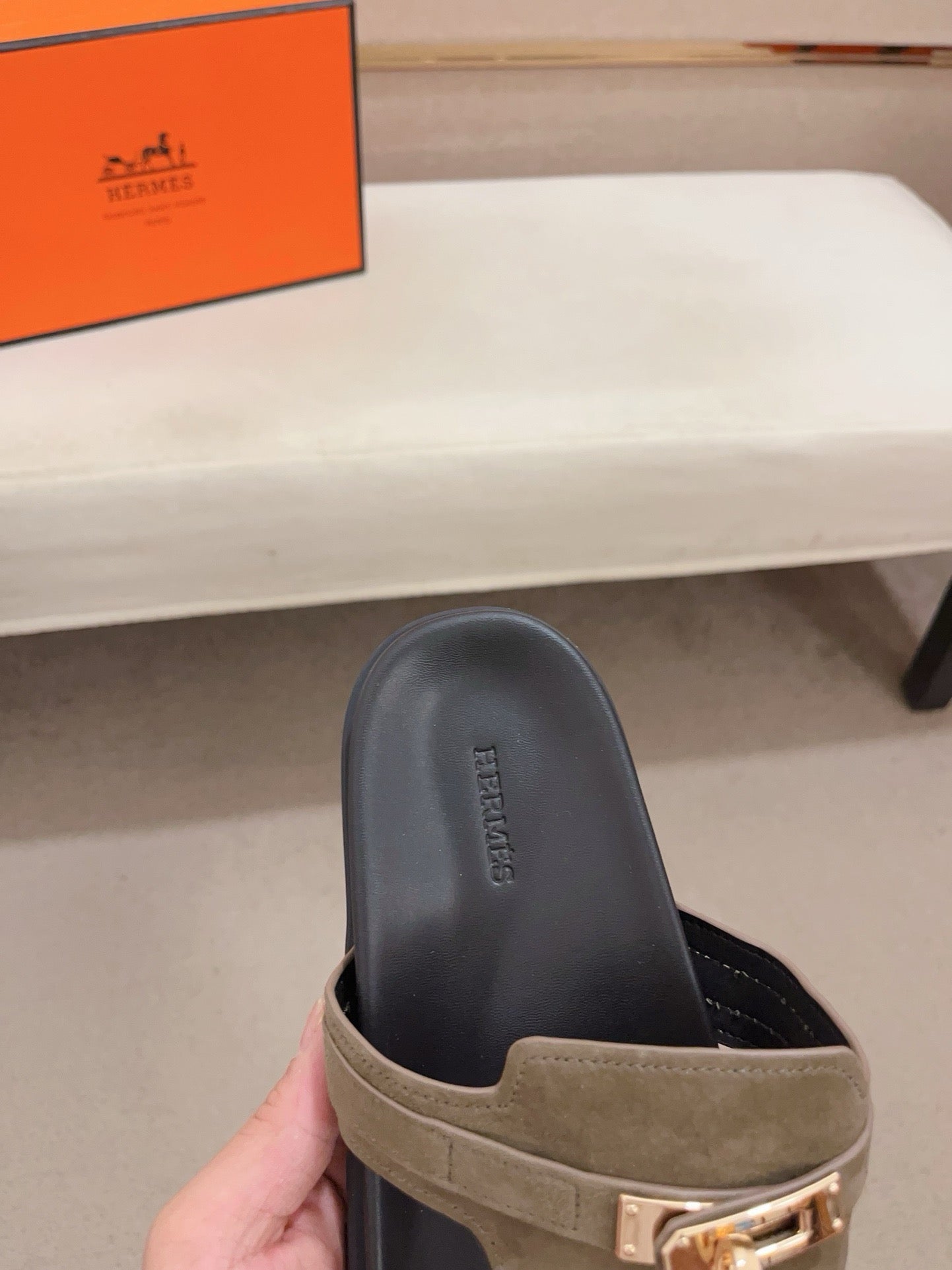 HM Men's Thong Sandals Brown Suede 564393