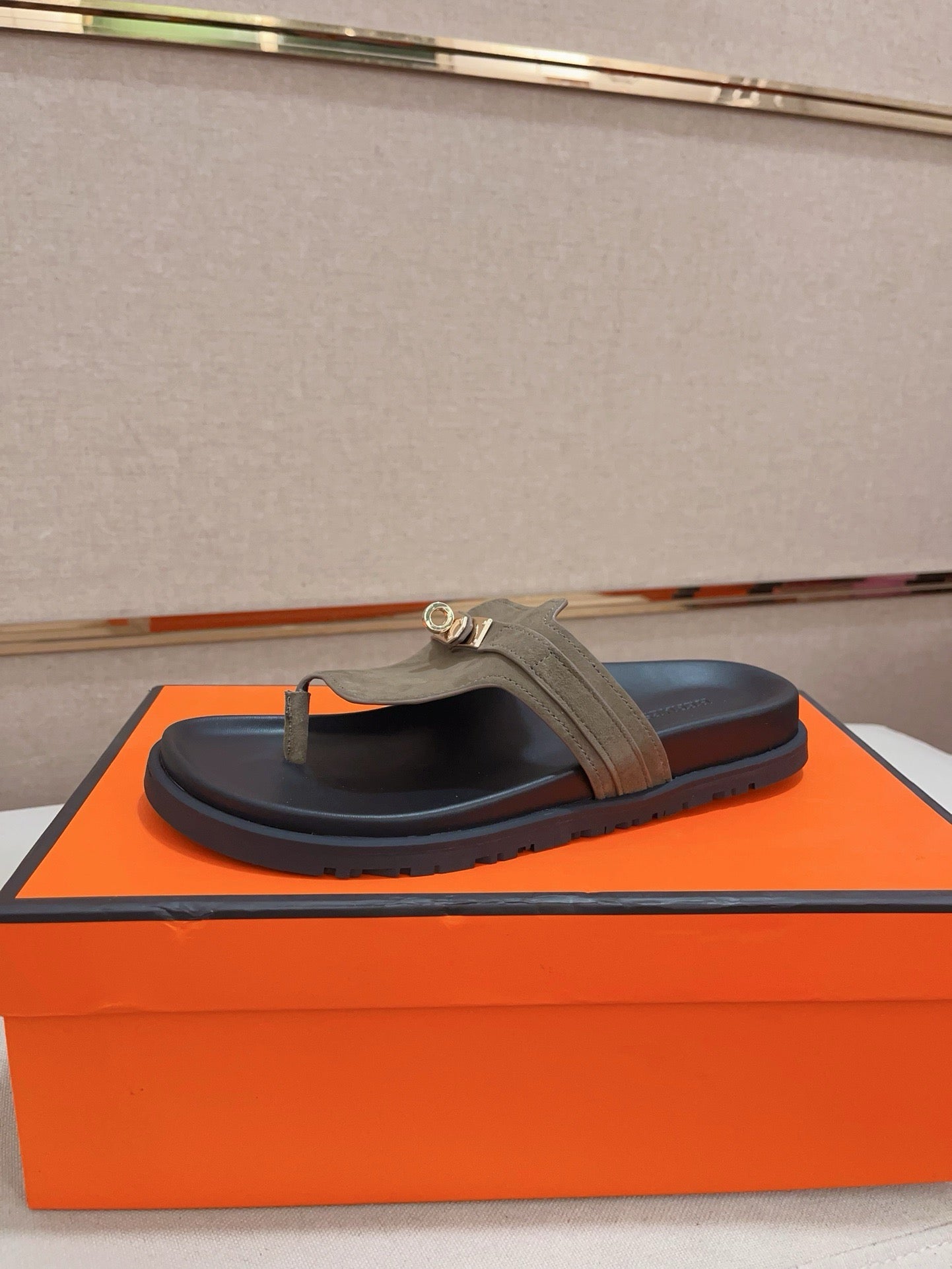 HM Men's Thong Sandals Brown Suede 564393