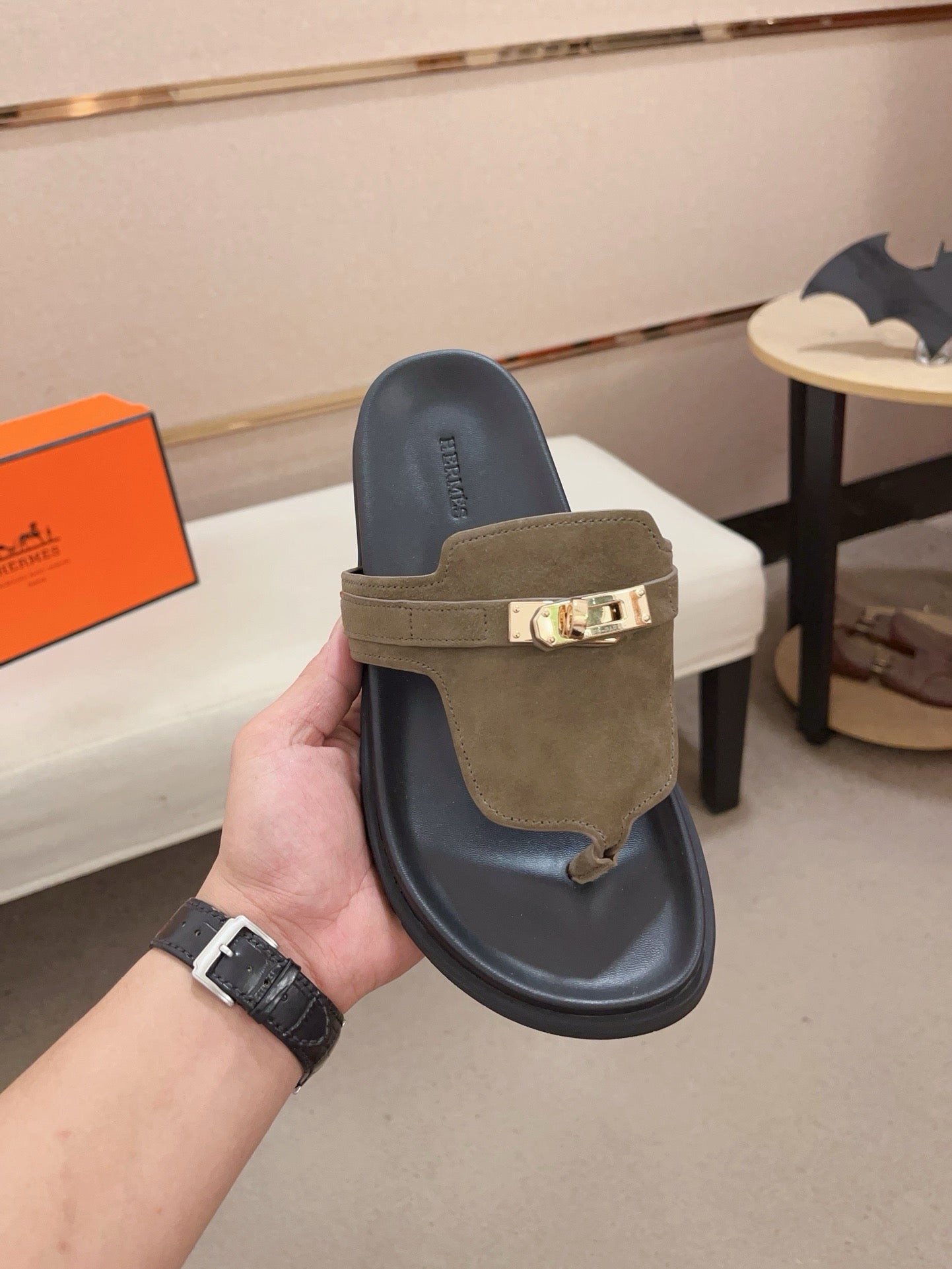 HM Men's Thong Sandals Brown Suede 564393