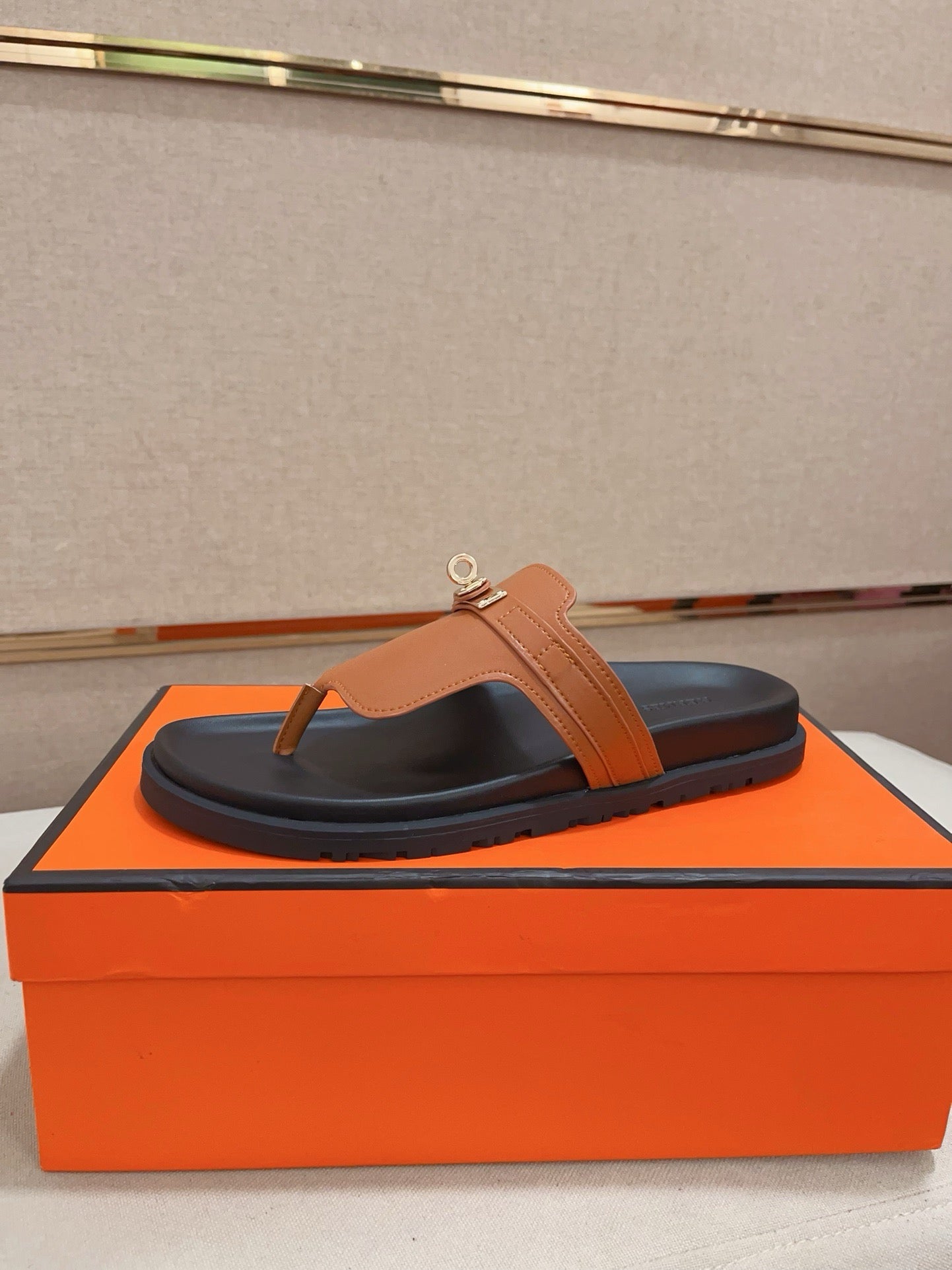 HM Men's Thong Sandals Brown Cowhide 564394