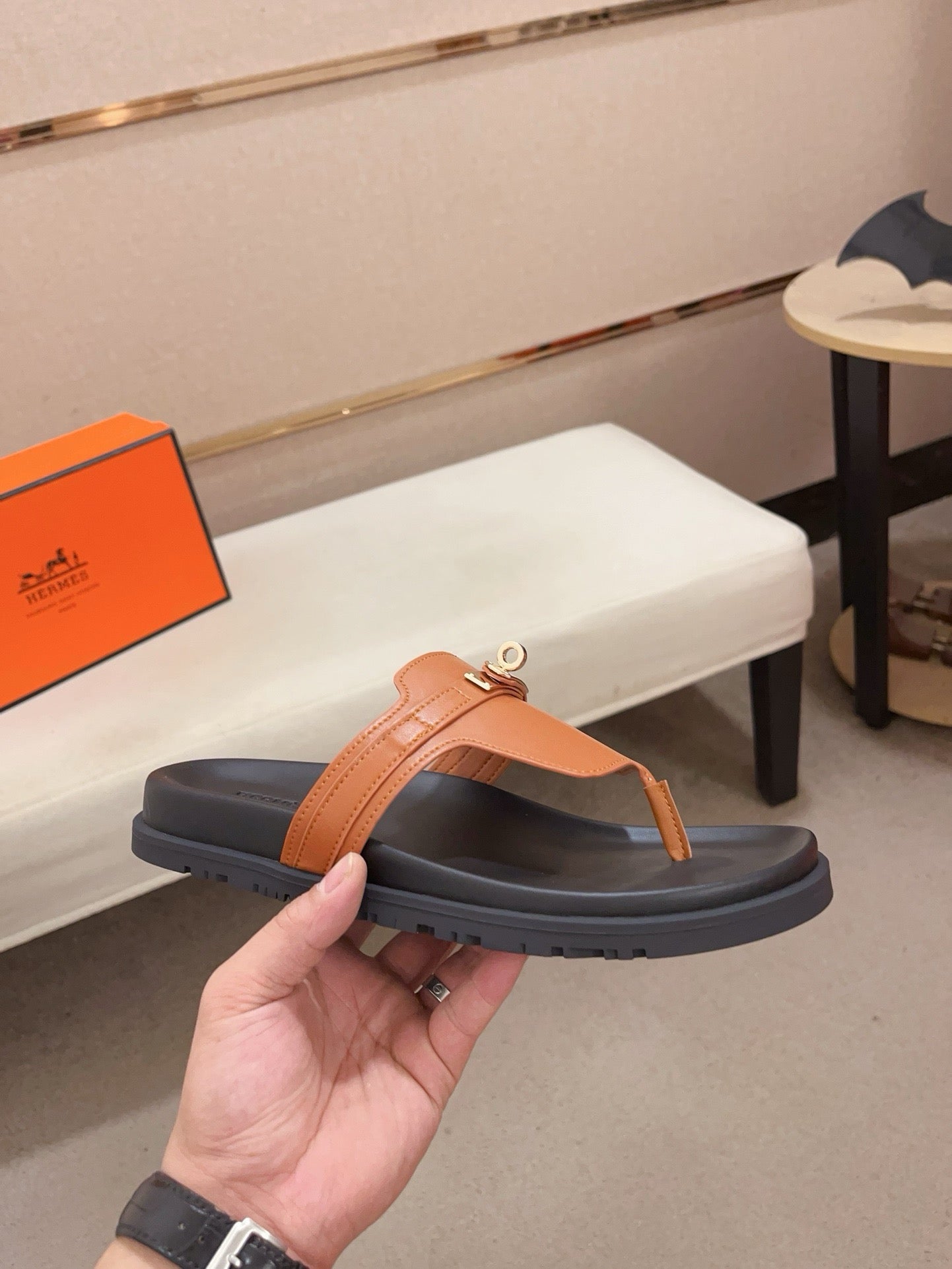 HM Men's Thong Sandals Brown Cowhide 564394