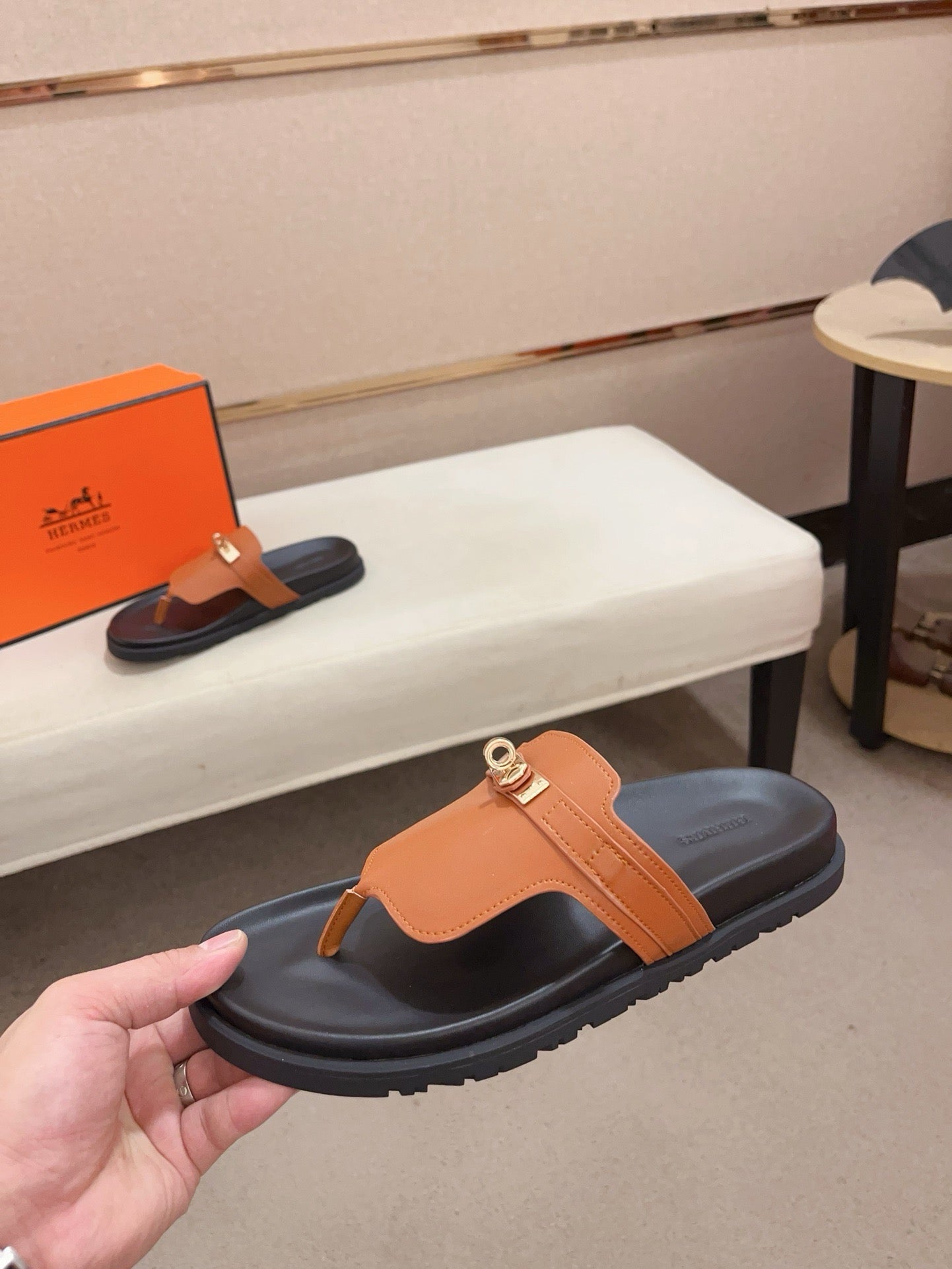 HM Men's Thong Sandals Brown Cowhide 564394