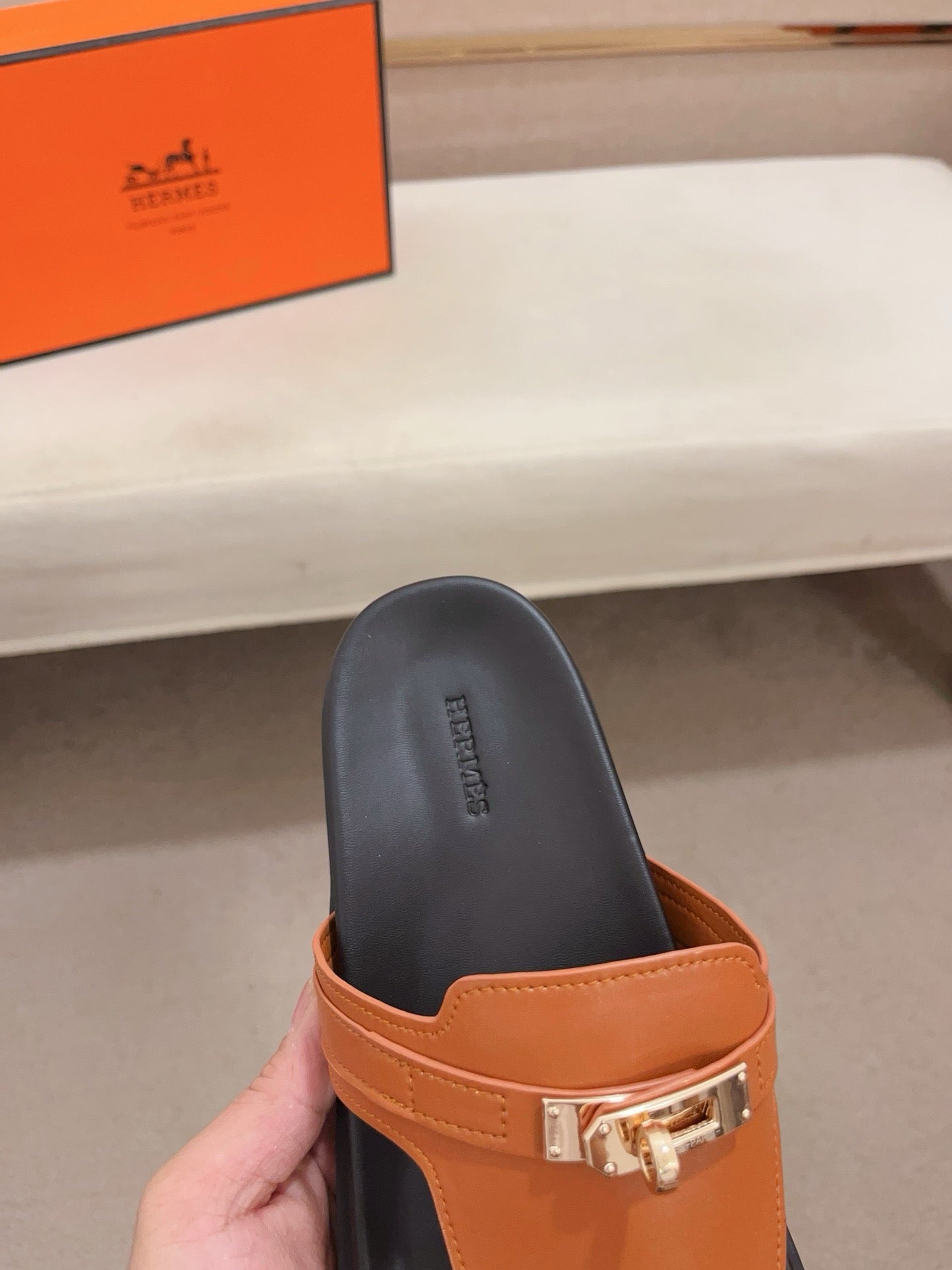 HM Men's Thong Sandals Brown Cowhide 564394