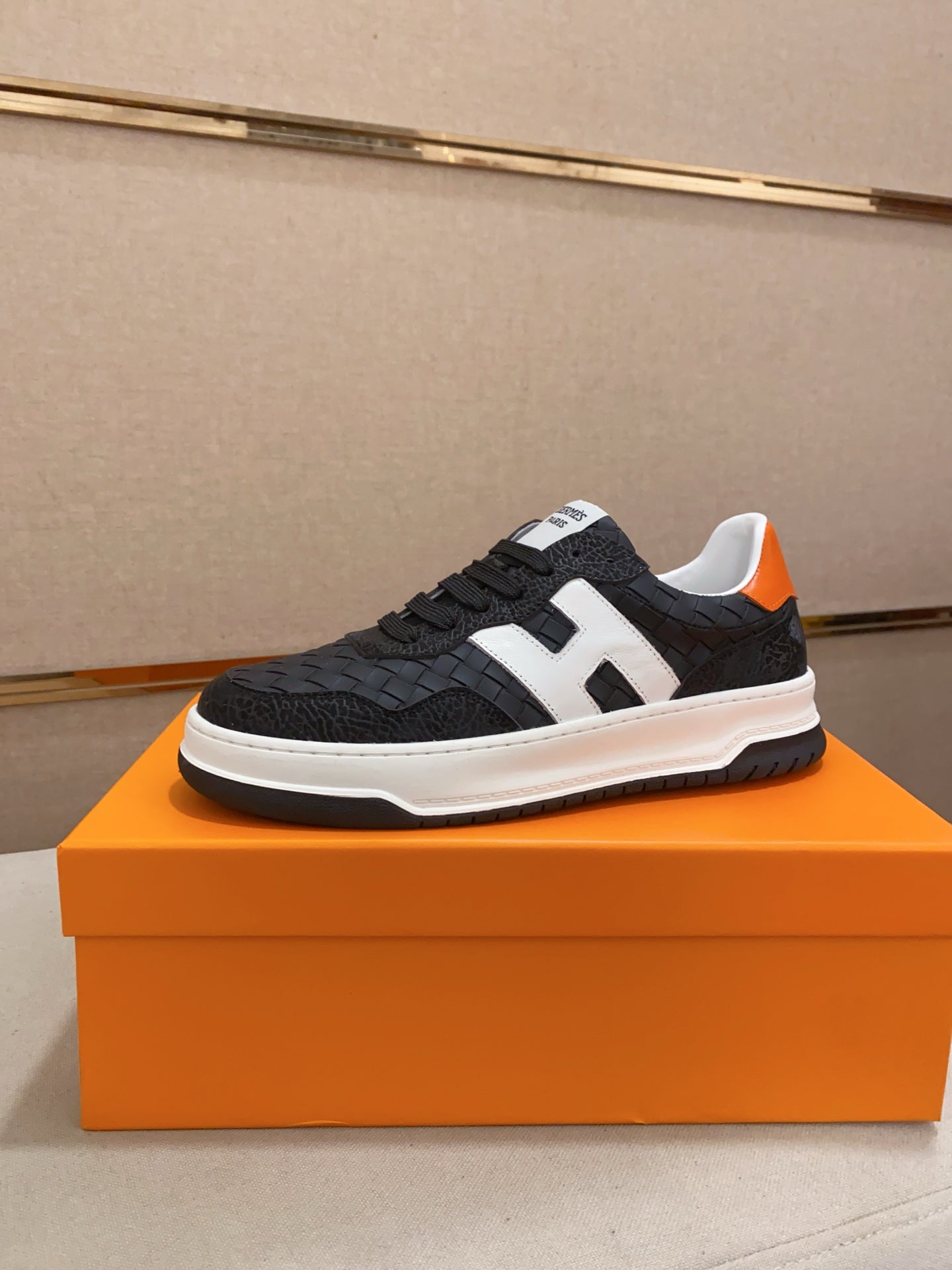 HM Men's Sneaker Black Sheepskin 566255