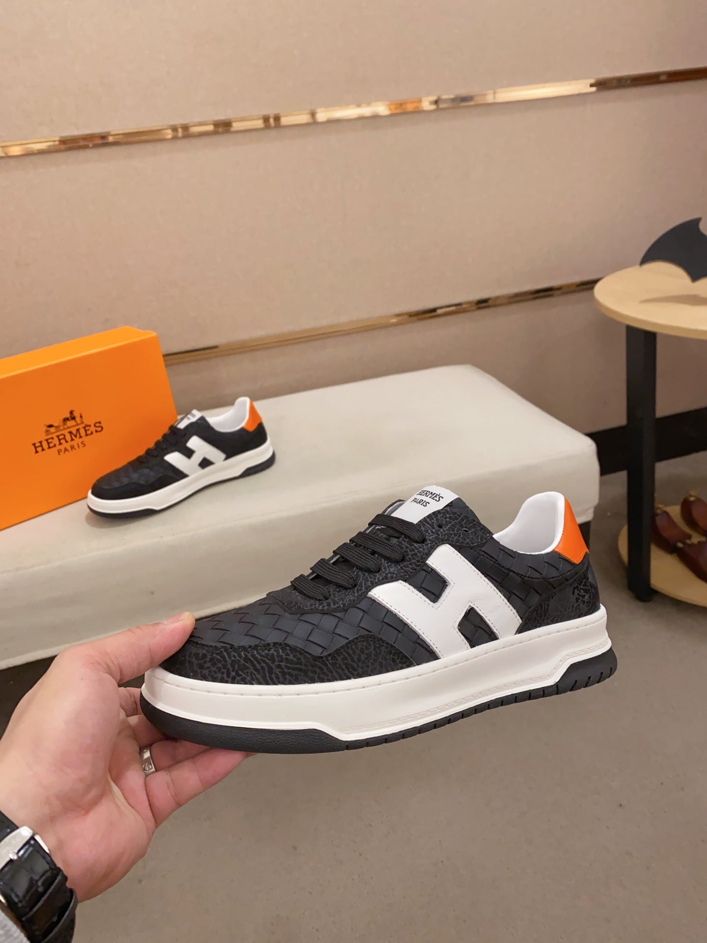 HM Men's Sneaker Black Sheepskin 566255