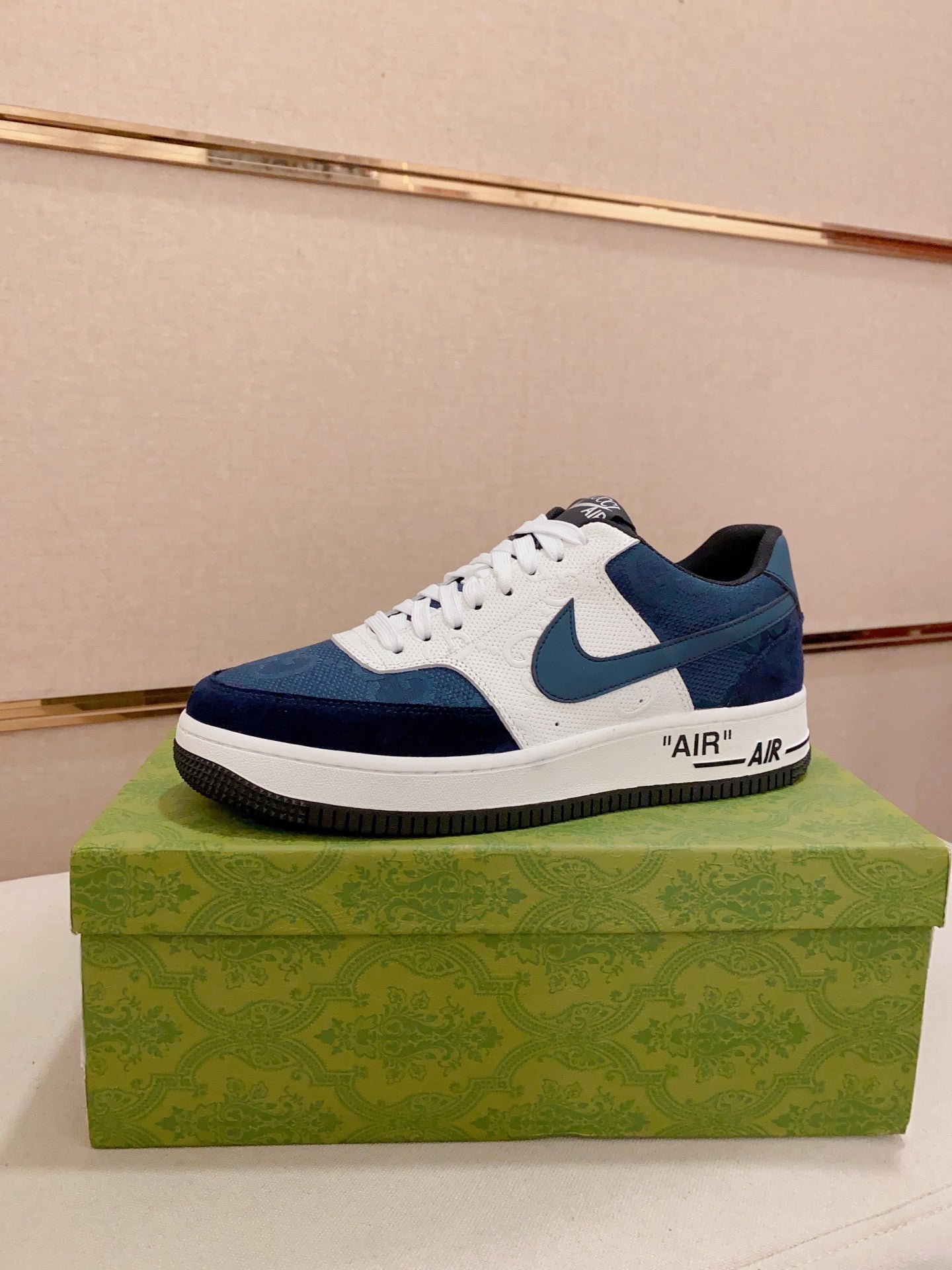 GG x Nike Men's Sneaker Blue White Cowhide Fabric 573334