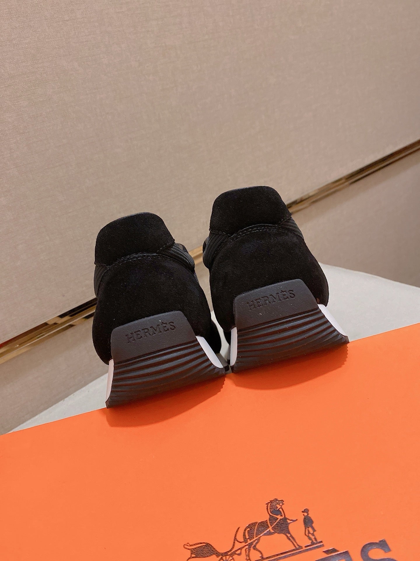 HM Men's Escape Sneaker Black Suede 583100