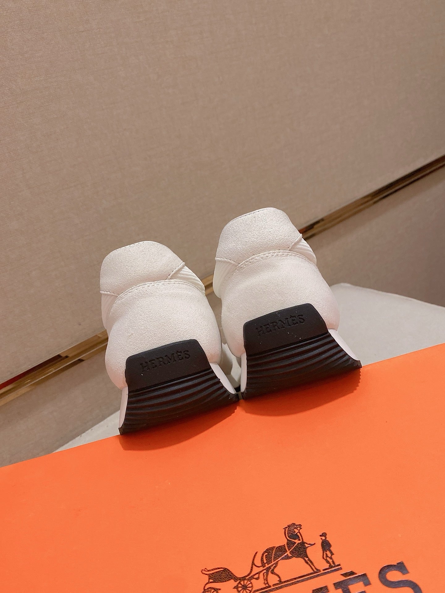 HM Men's Escape Sneaker White Suede 583104