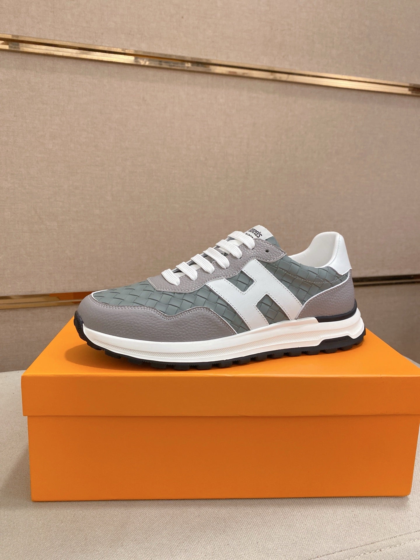 HM Men's Sneaker Grey Sheepskin 635727