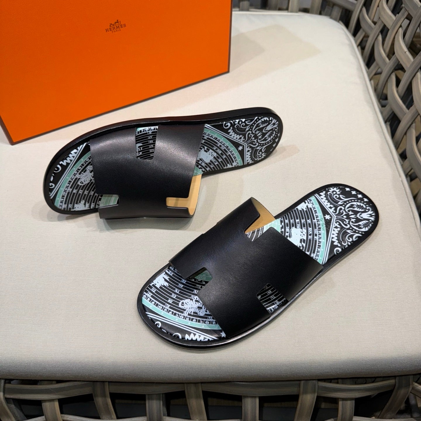 HM Men's Izmir Slide Black Cowhide 540346